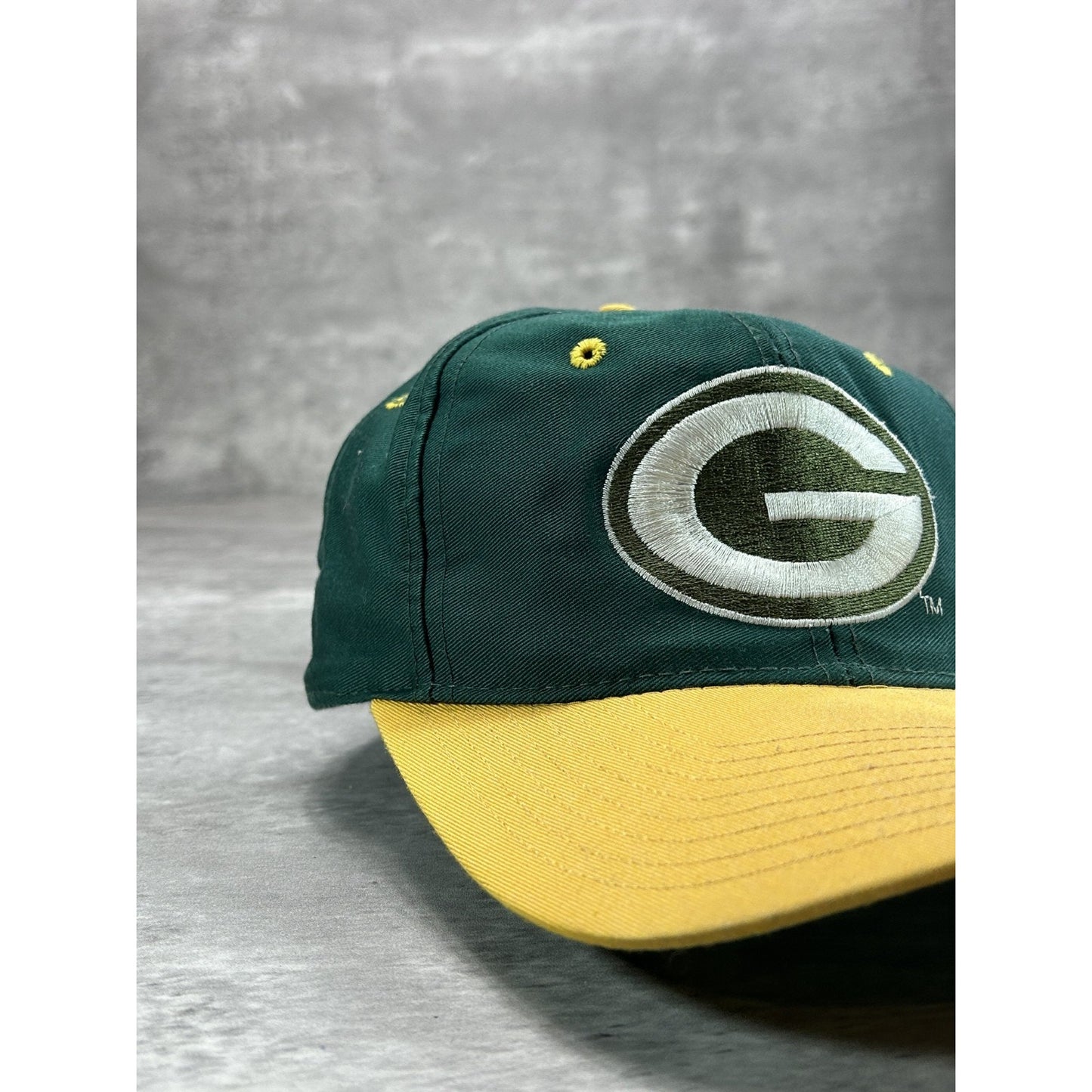 Vintage 90s Green Bay Packers NFL Embroidered Logo Football Fitted Hat 7