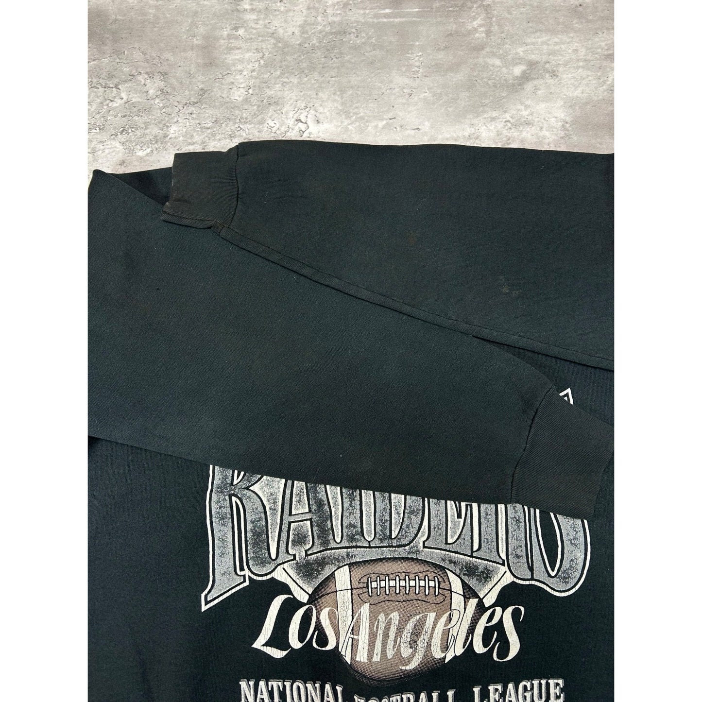 Vintage 90s Los Angeles Raiders NFL Helmet Graphic Spellout Sweatshirt Size XL