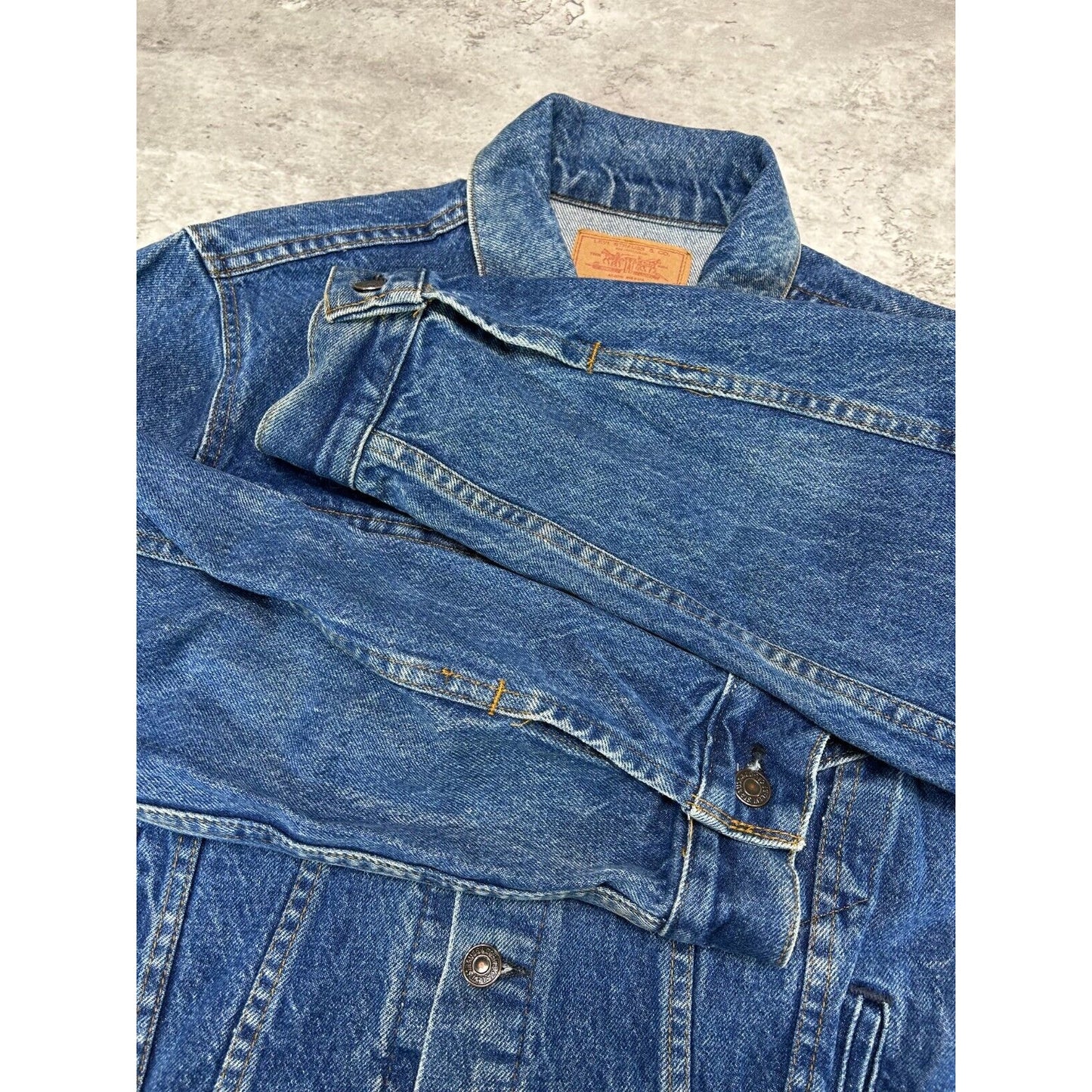 Vintage 80s/90s Levis Red Tab Dark Wash Denim Type 3 Trucker Jacket Size 42 S
