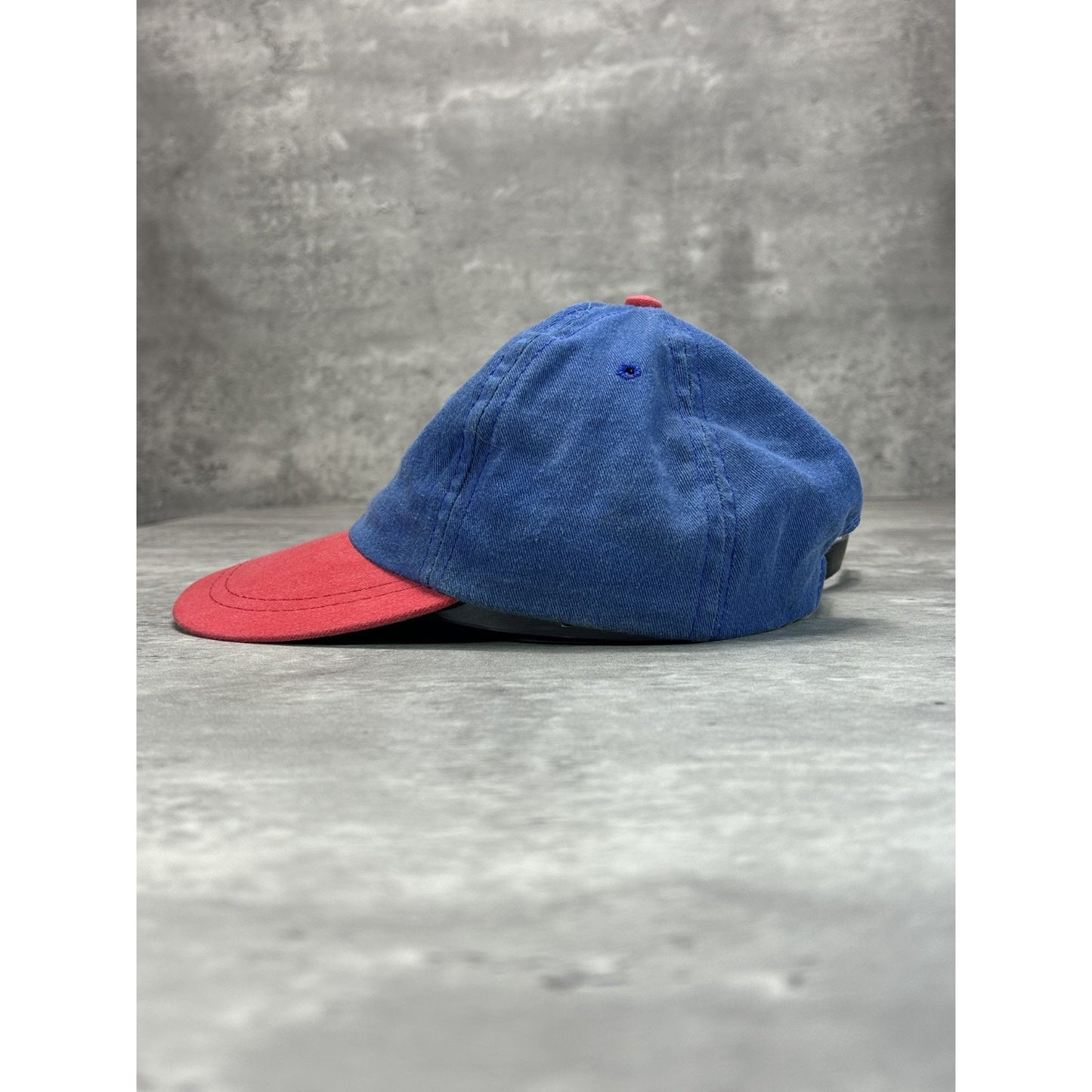 Vintage 90s Toronto Blue Jays Embroidered Logo Baseball Strapback Hat OSFA