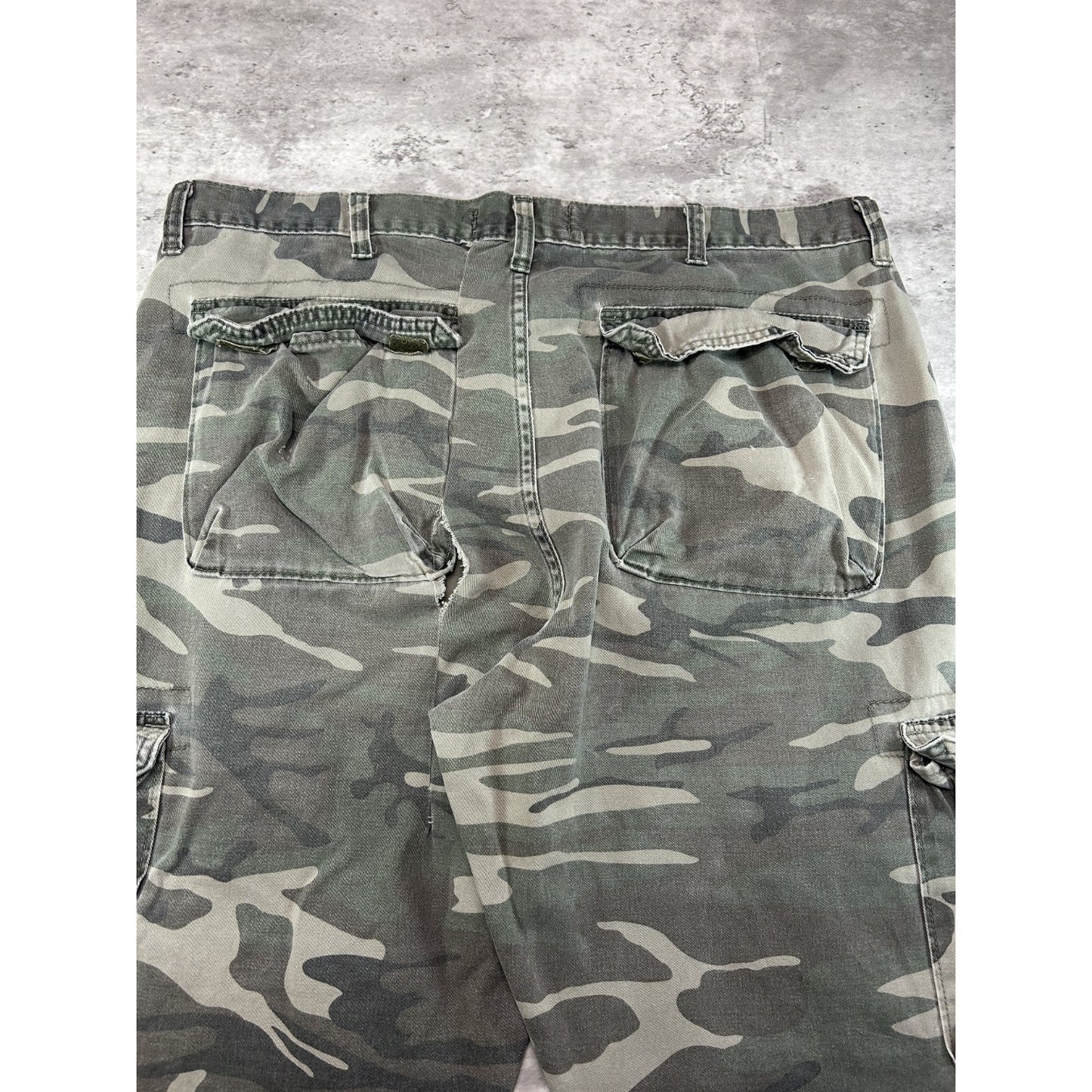 Vintage Wrangler Jeans Woodland Camo Hunting Cargo Pants Size 39W
