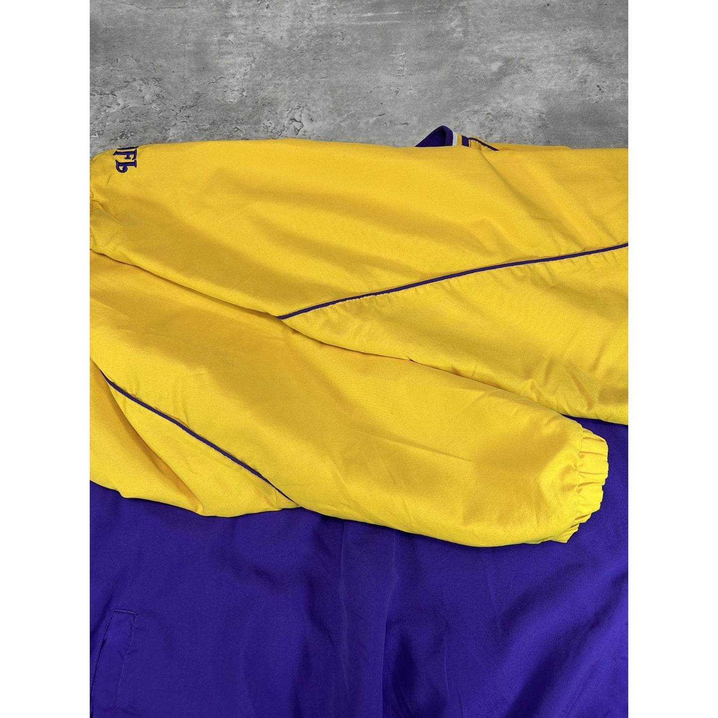 Minnesota Vikings NFL Embroidered Spellout Pullover Nylon Football Jacket Sz XL