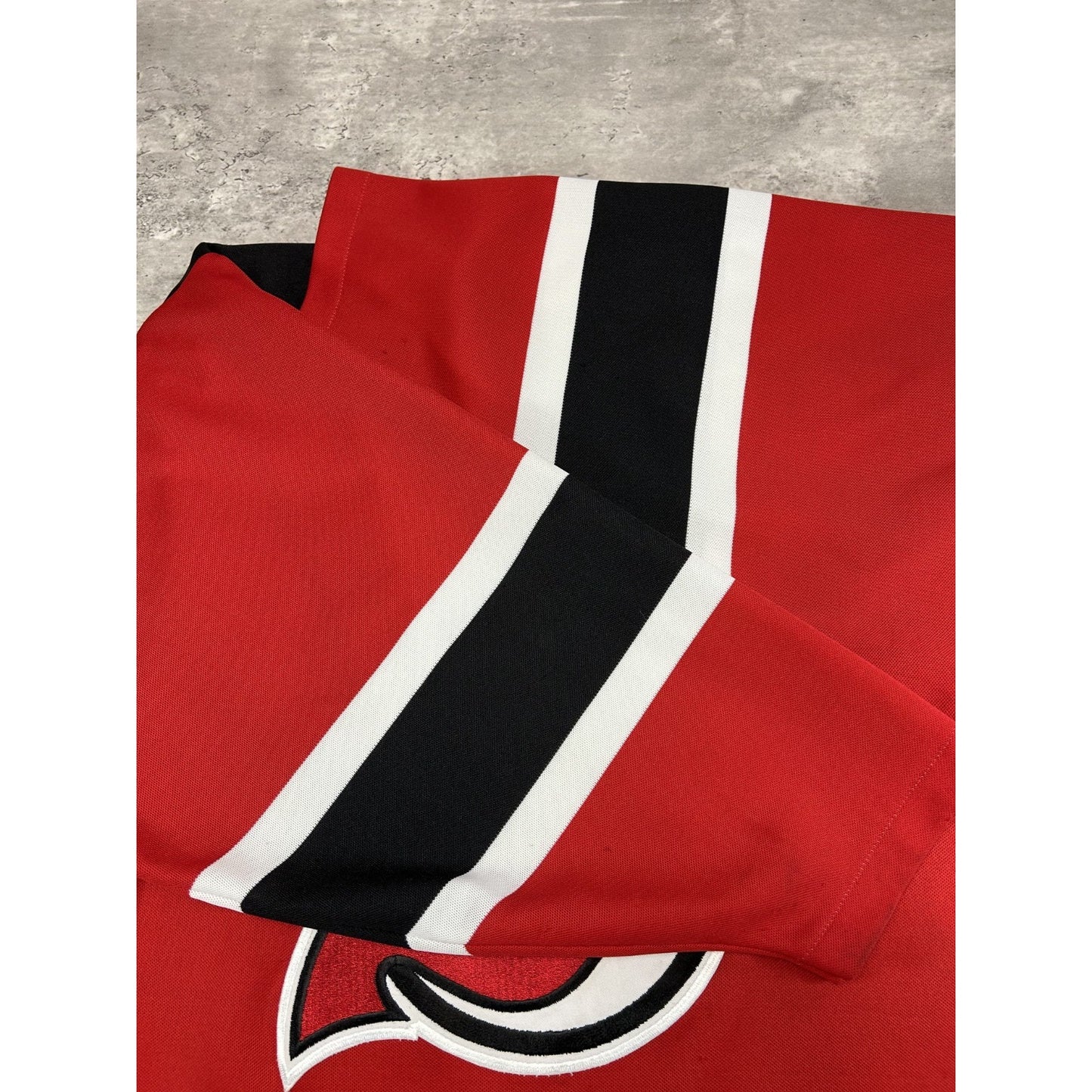 Vintage 90s New Jersey Devils NHL CCM Maska Hockey Jersey Size Small Red