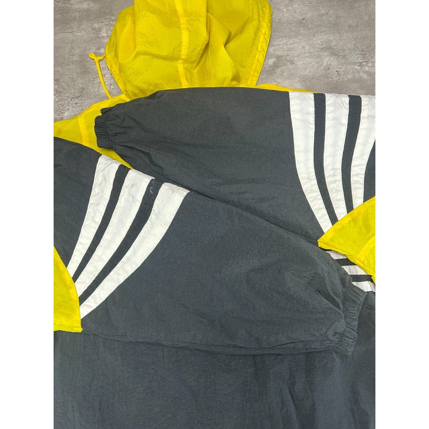 Vintage 90s Adidas Embroidered Spellout Nylon Windbreaker Jacket Size Large