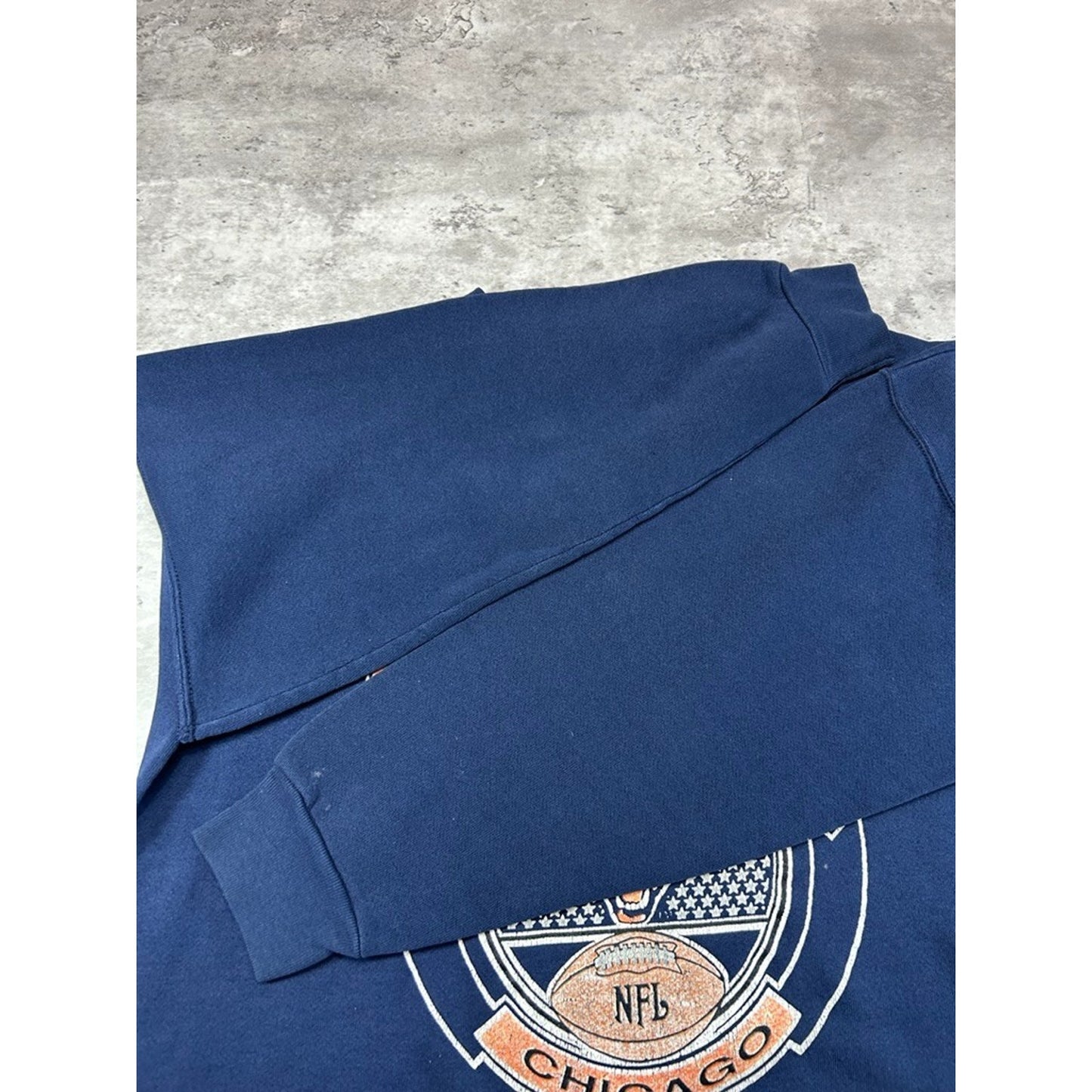 Vintage 1990 Chicago Bears NFL Graphic Football Crest Sweatshirt Size XL Blue