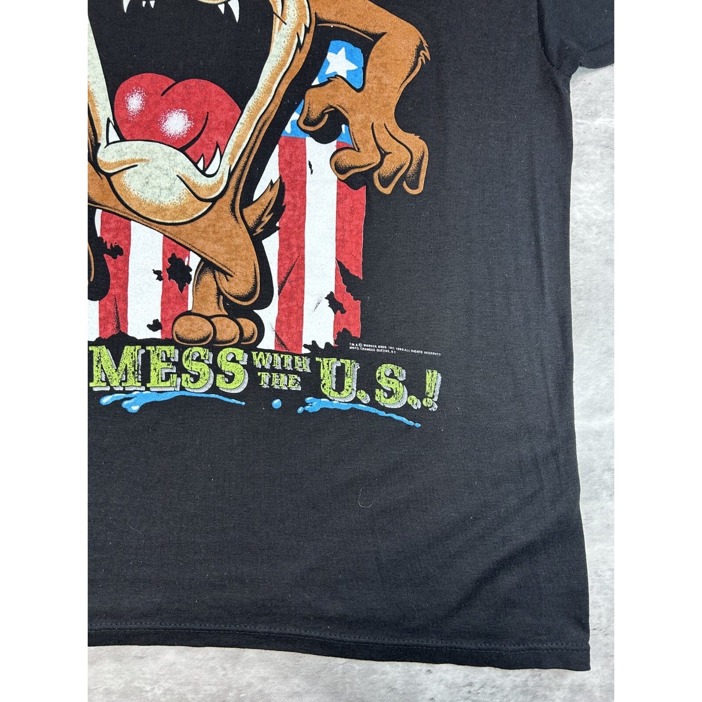 Vintage 1990 Looney Tunes Taz Dont Mess With The U.S. Flag T-Shirt Size XL