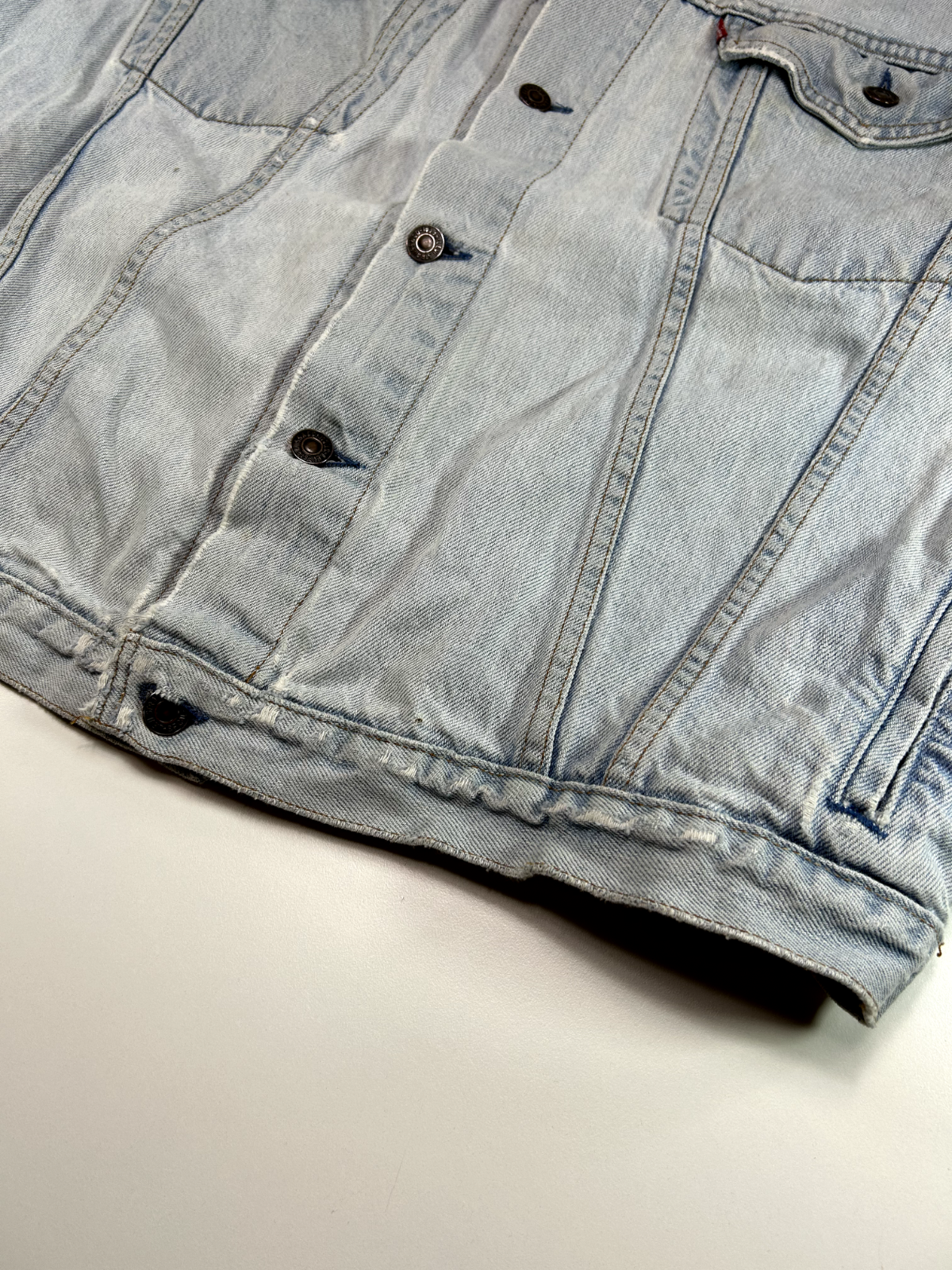 Vintage 80s Levis Red Tab Medium Wash Distressed Denim Trucker Jacket Size XL