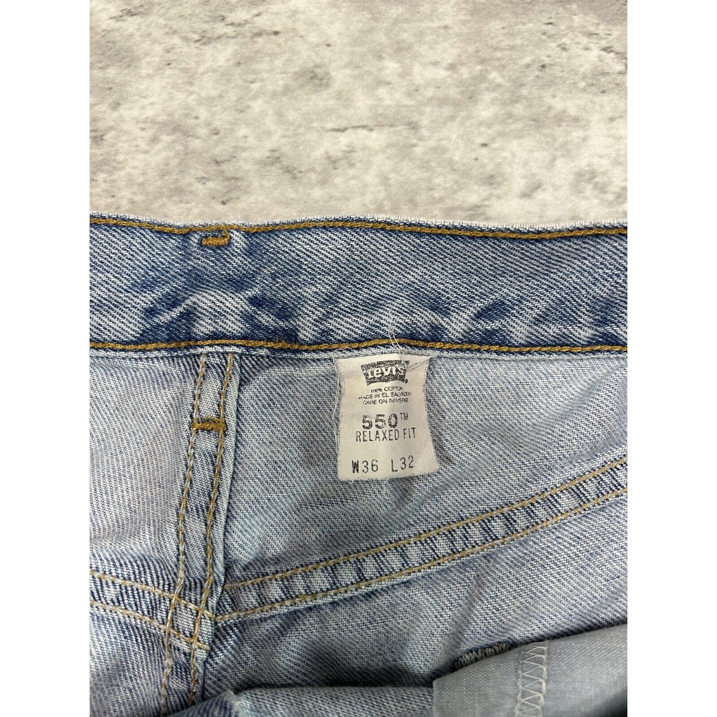 Vintage Levis 550 Red Tab Relaxed Fit Light Wash Denim Pants Size 35 Blue