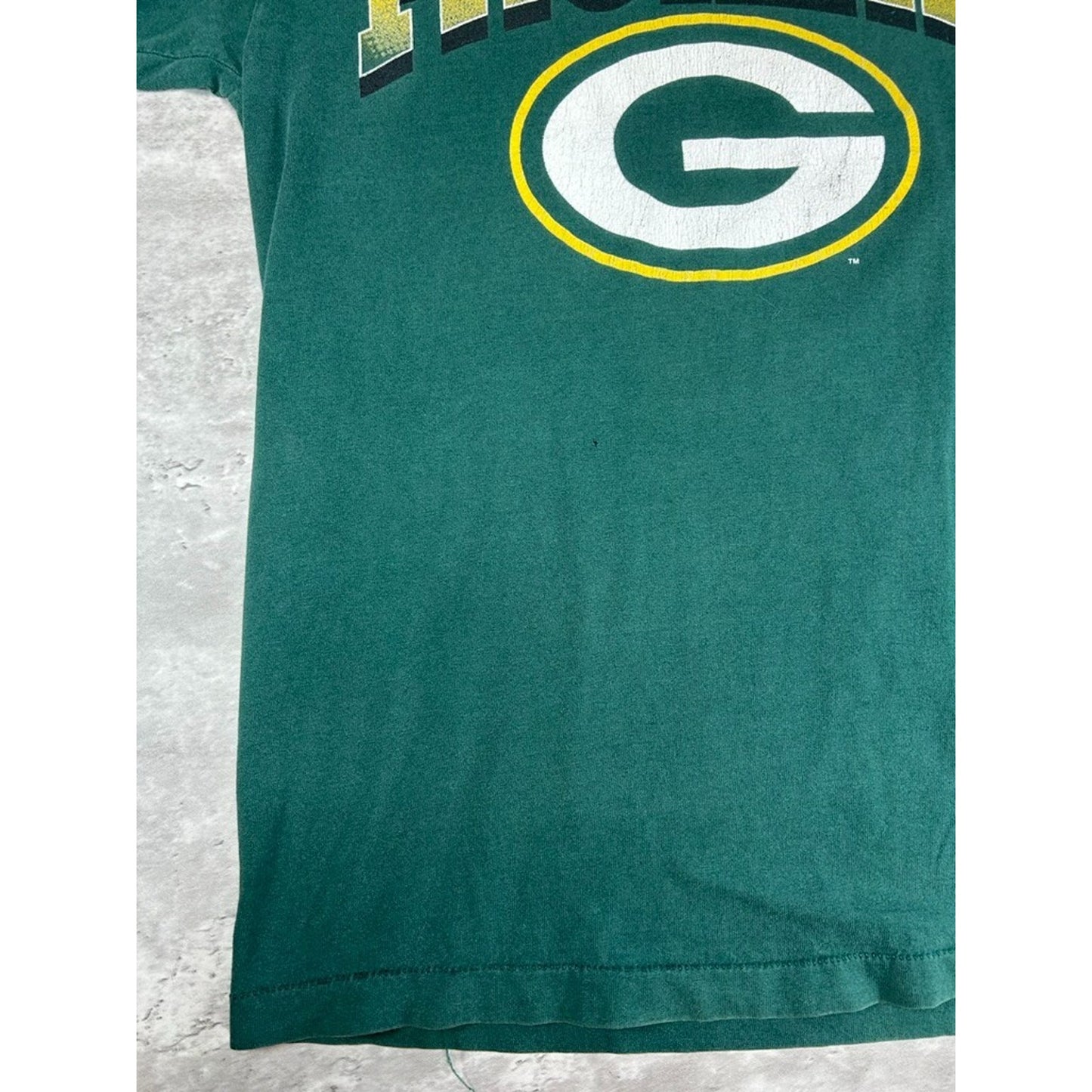 Vintage 90s Green Bay Packers NFL Graphic Spellout Football T-Shirt Size Large