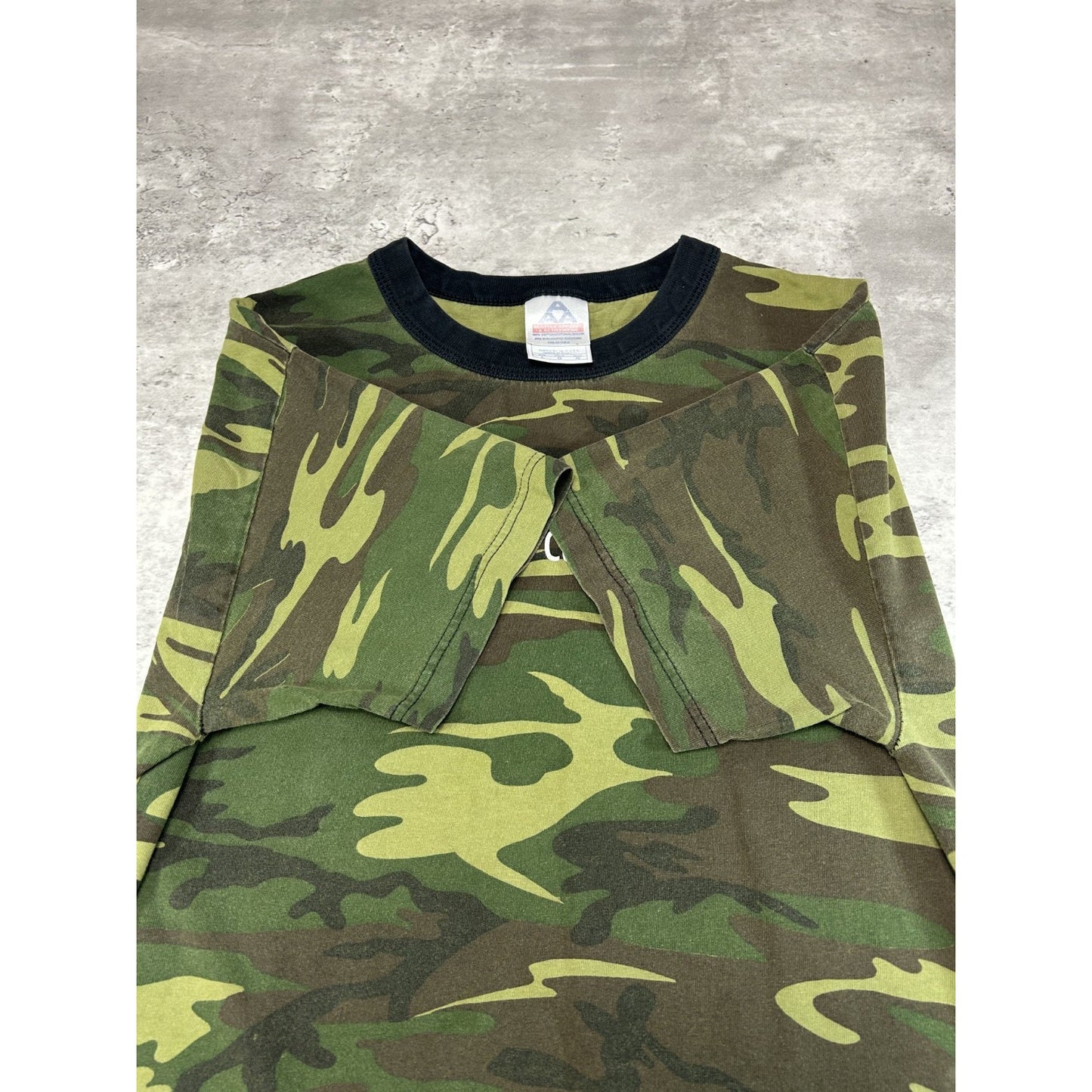 Vintage 2001 Ha! Now You Cant See Me! Comedy Slogan Spellout Camo T-Shirt Sz L