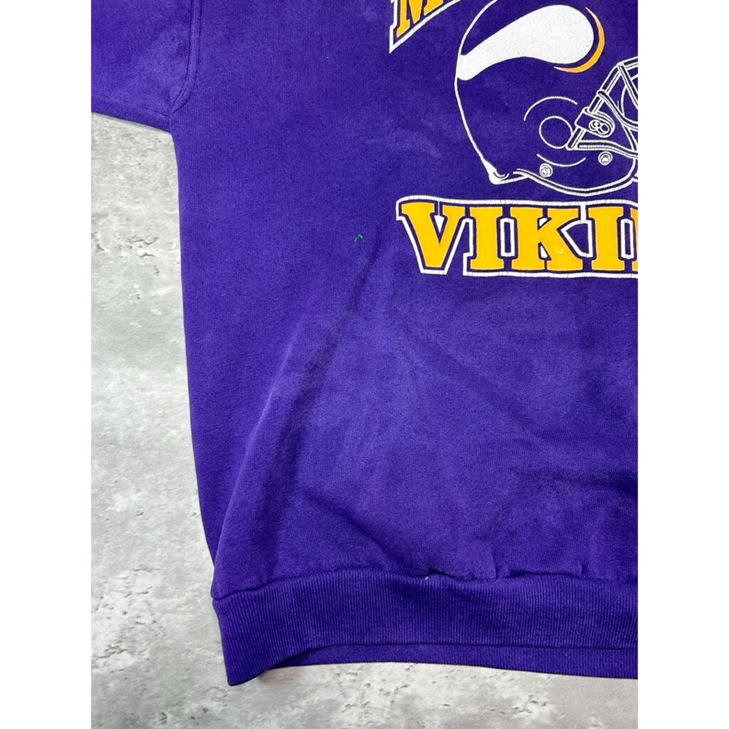 Vintage 90s Minnesota Vikings NFL Helmet Graphic Football Sweatshirt Size XL