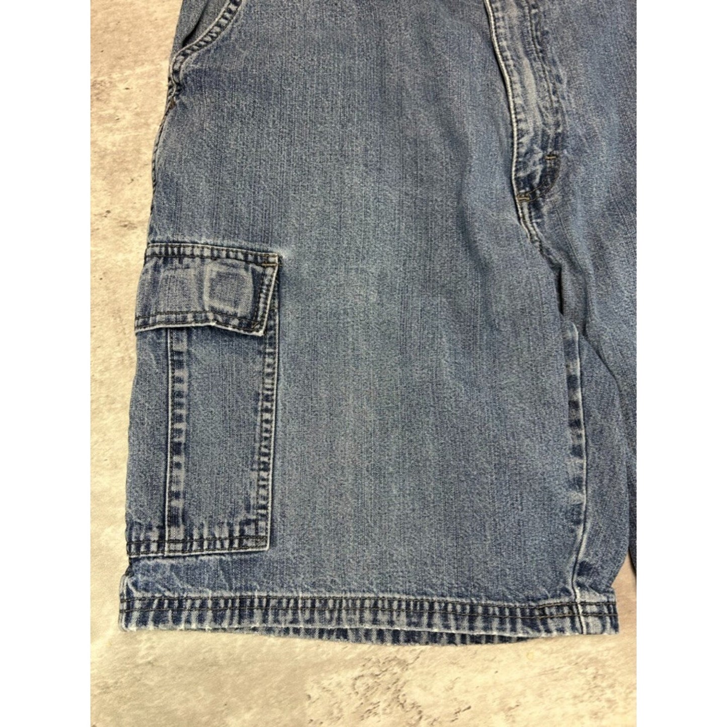 Vintage Wrangler Jeans Medium Wash Denim Cargo Shorts Size 37 Blue