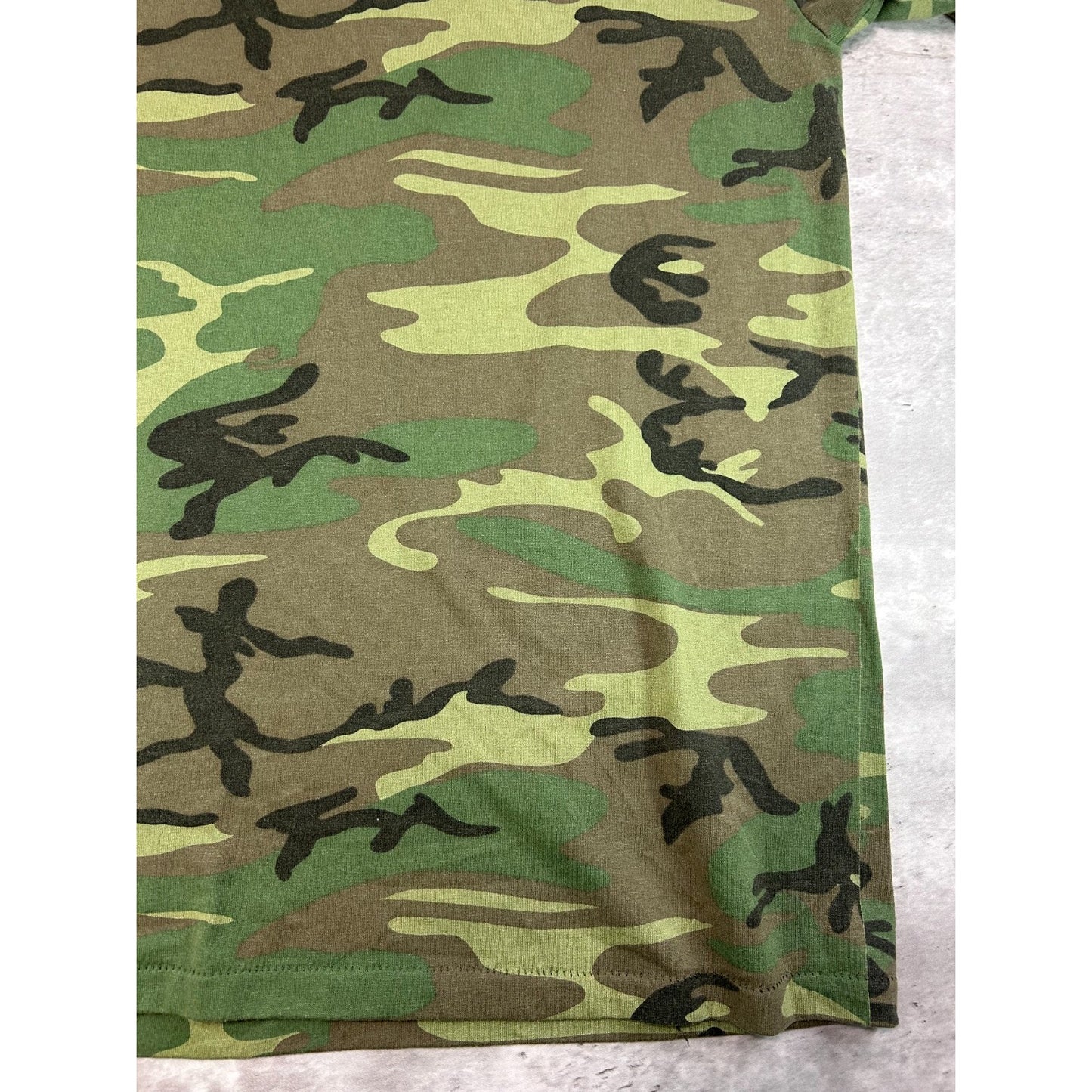 Vintage 80s Woodland Camo Hunting T-Shirt Size XXL