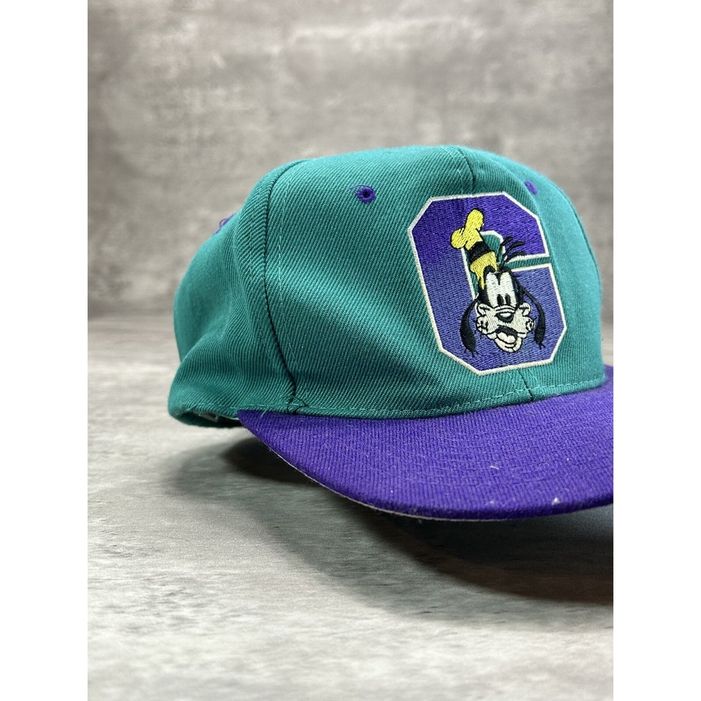 Vintage Disney Goofy Embroidered Logo Spellout Snapback Hat OSFA