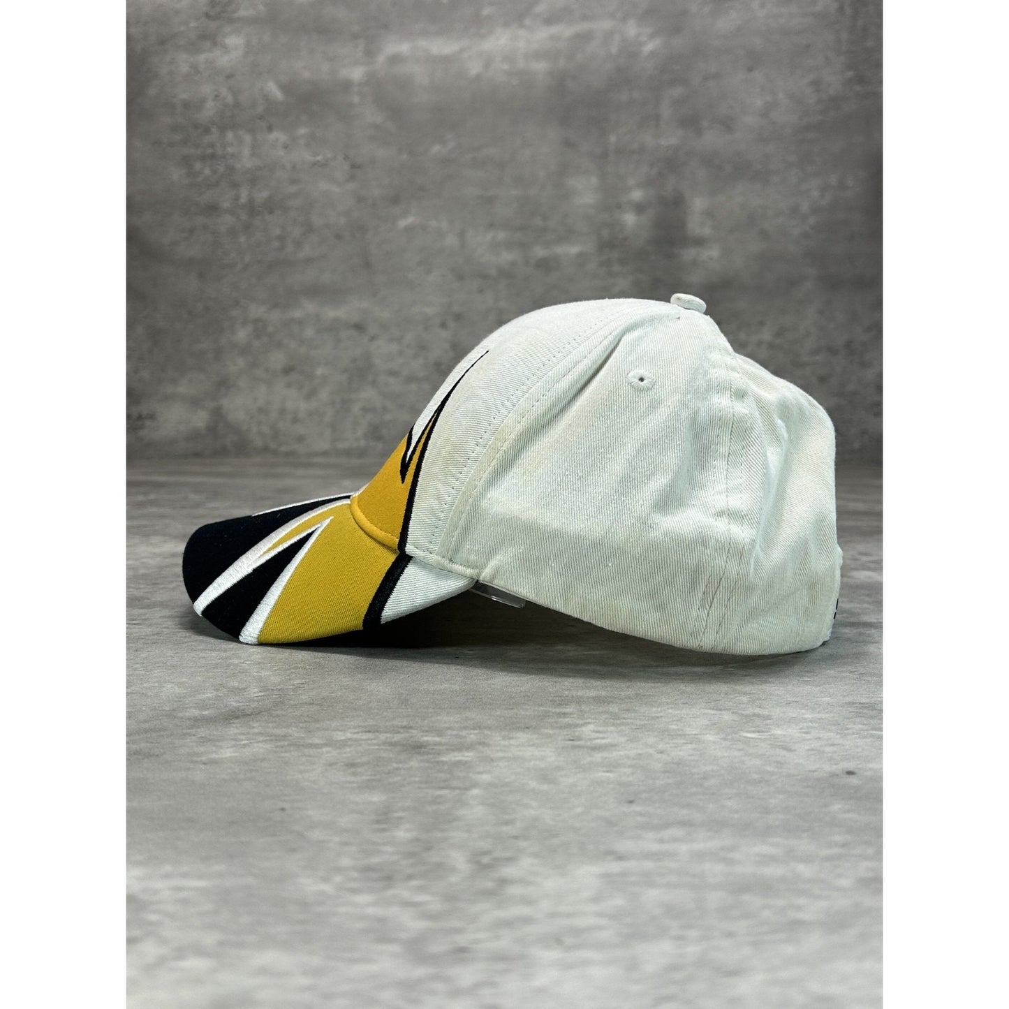 Vintage Pittsburgh Steelers NFL Embroidered Logo Football Snapback Hat OSFA