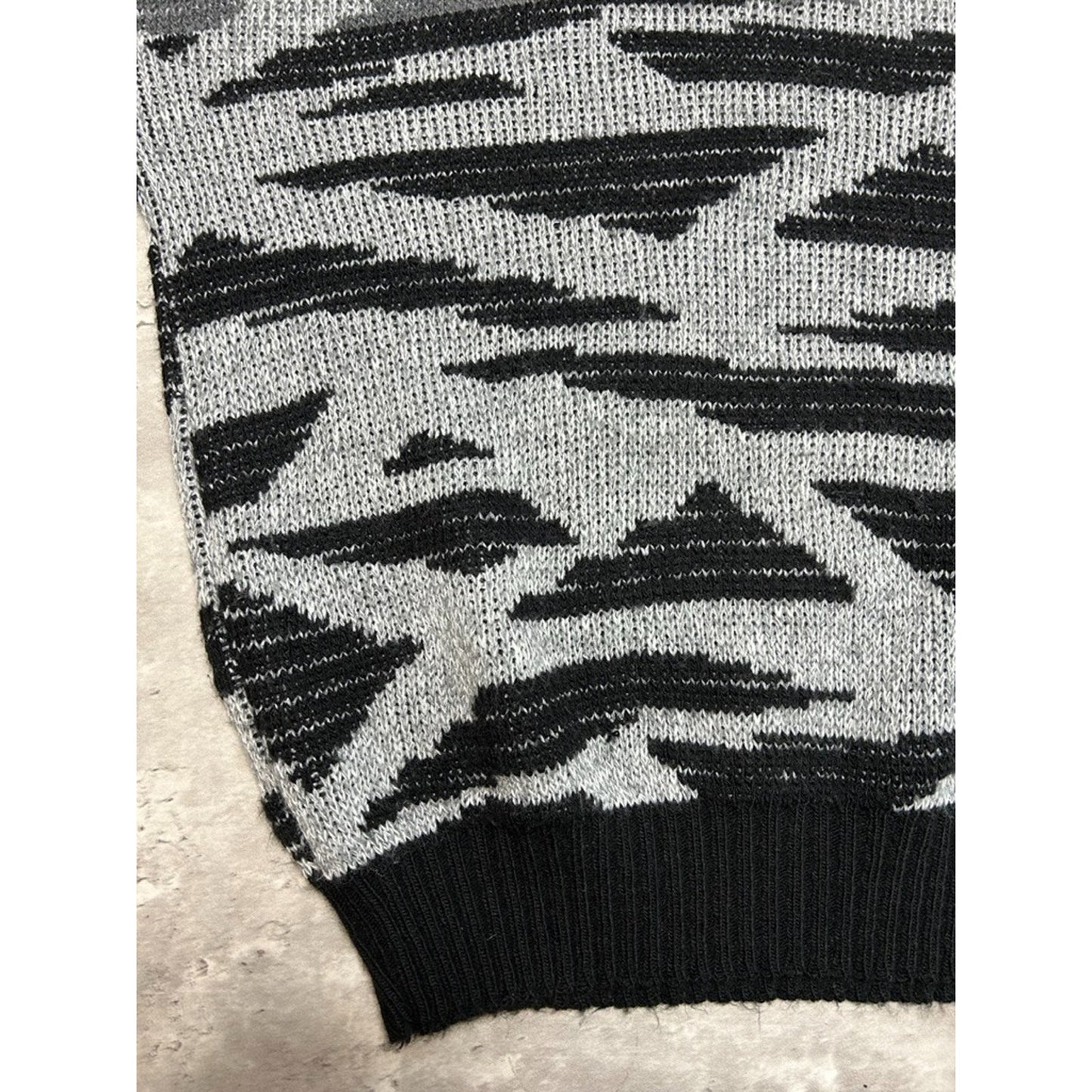 Vintage 90s Abstract Gradient Striped Pullover Ribbed Knit Sweater Size XL