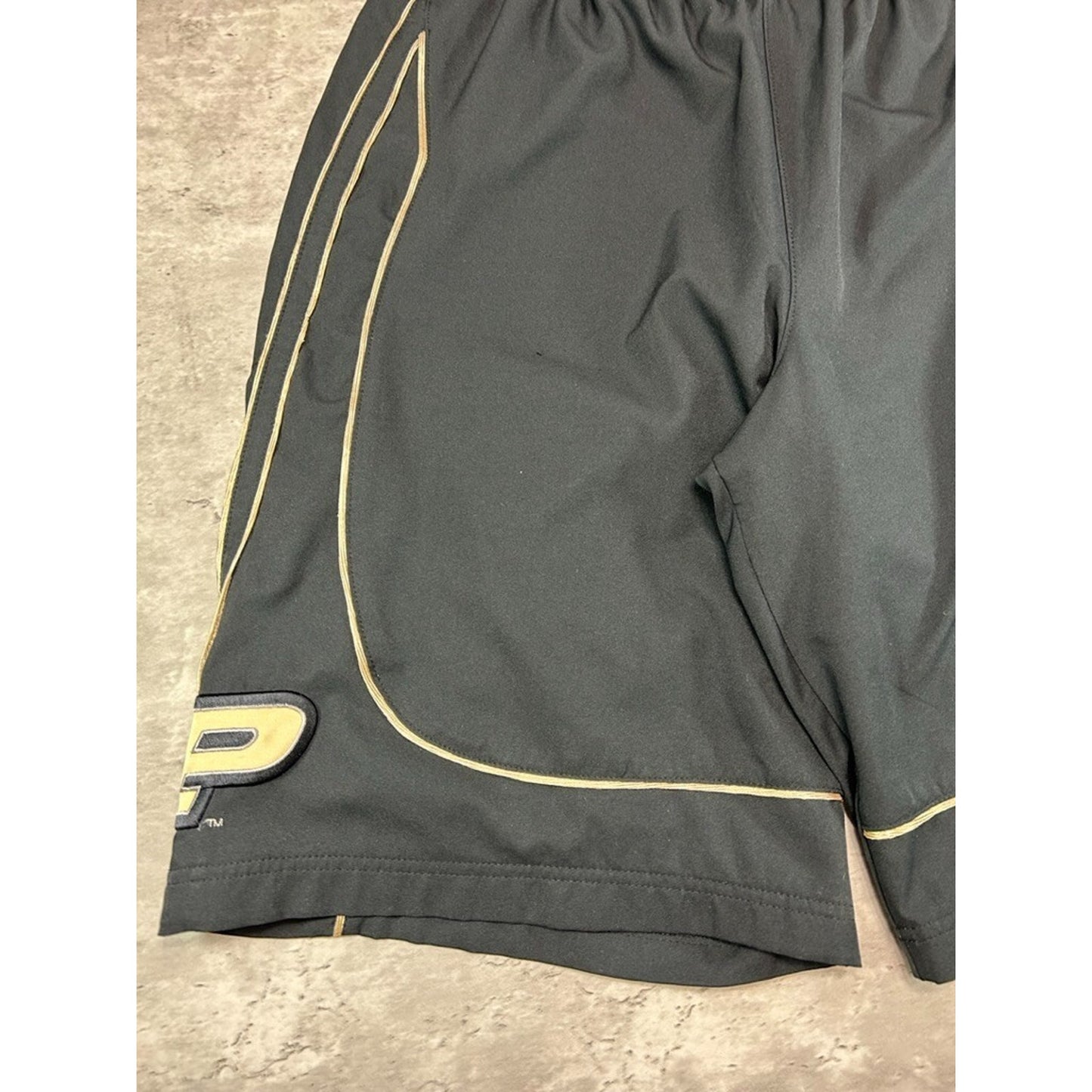 Vintage Purdue Boilermakers NCAA Nike Embroidered Swoosh Shorts Size Small