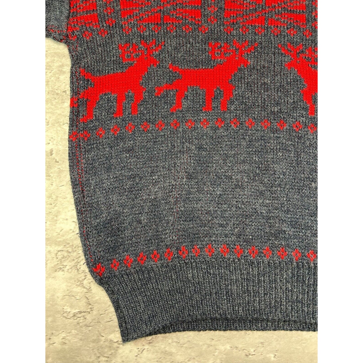 Vintage 90s Box Mondial Reindeer Pattern Print Pullover Knit Sweater Size Small
