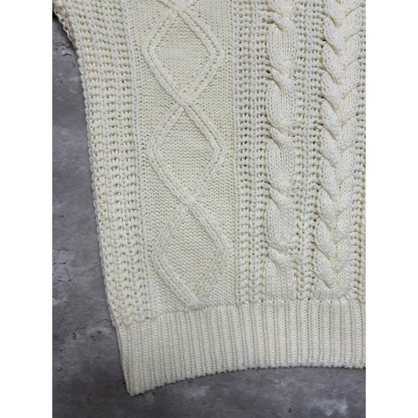 Vintage 1980s/90s Carriage Court Cable Knit Pullover Ribbed Sweater Size Medium