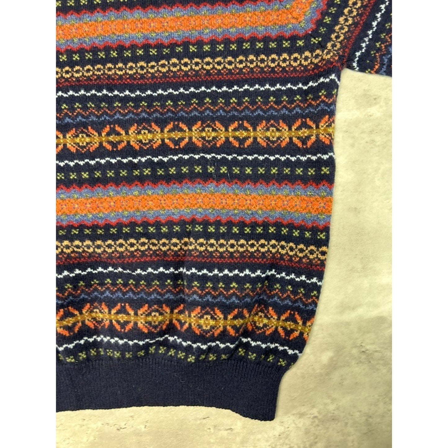 Vintage L.L. Bean Abstract Striped 100% Wool Pullover Knit Sweater Size Medium