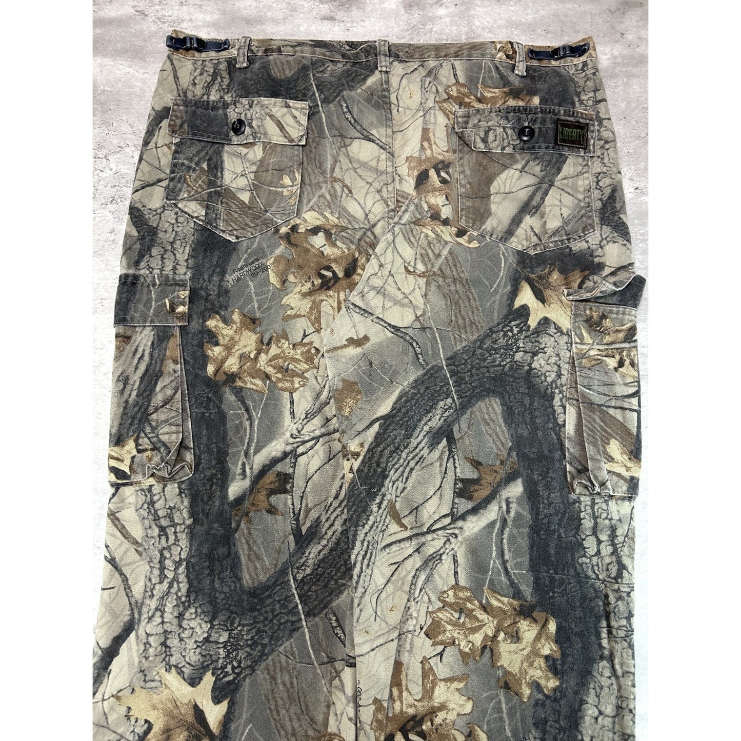 Vintage 90s Liberty Realtree Hardwoods Tree Camo Hunting Cargo Pants Size 43