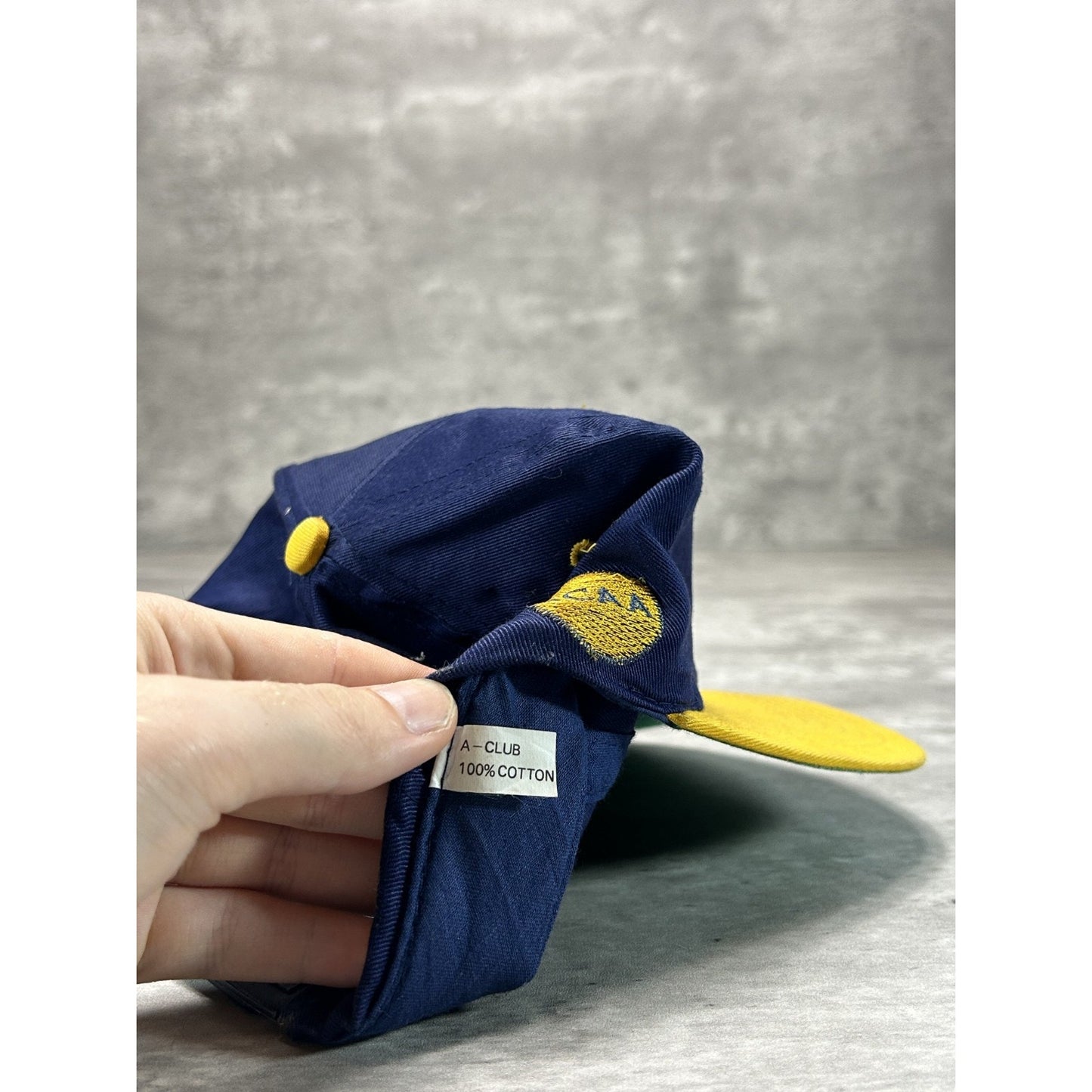 Vintage 90s Michigan Wolverines NCAA Embroidered Logo Snapback Hat OSFA