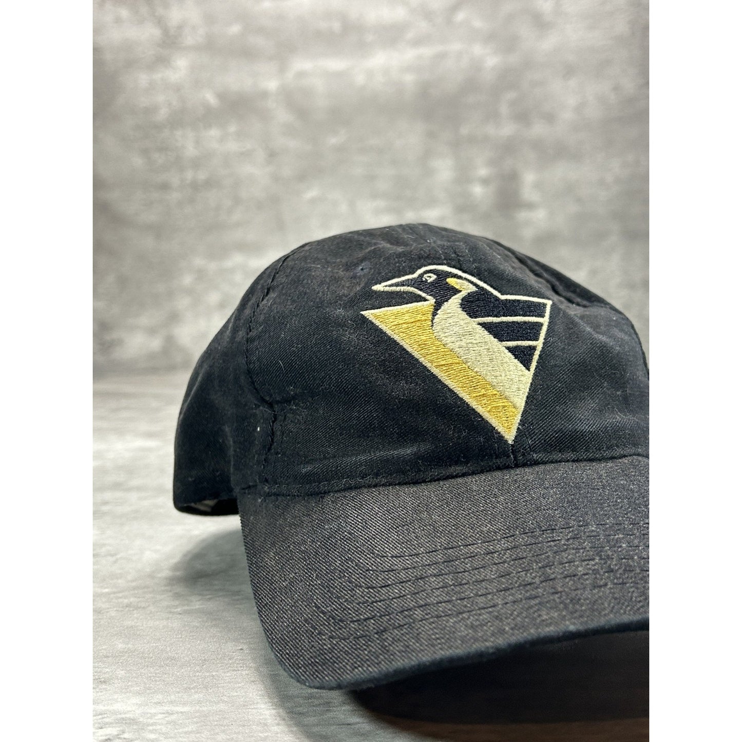 VTG 90s Pittsburgh Penguins NHL Sports Specialties Plain Logo Strapback Hat OSFA