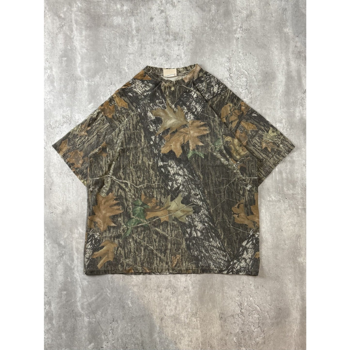 Vintage Mossy Oak Break Up Tree Camo Hunting Pocket T-Shirt Size XL