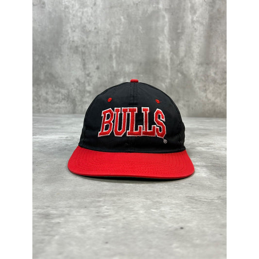 Vintage 90s Chicago Bulls NBA Embroidered Spellout Snapback Hat OSFA
