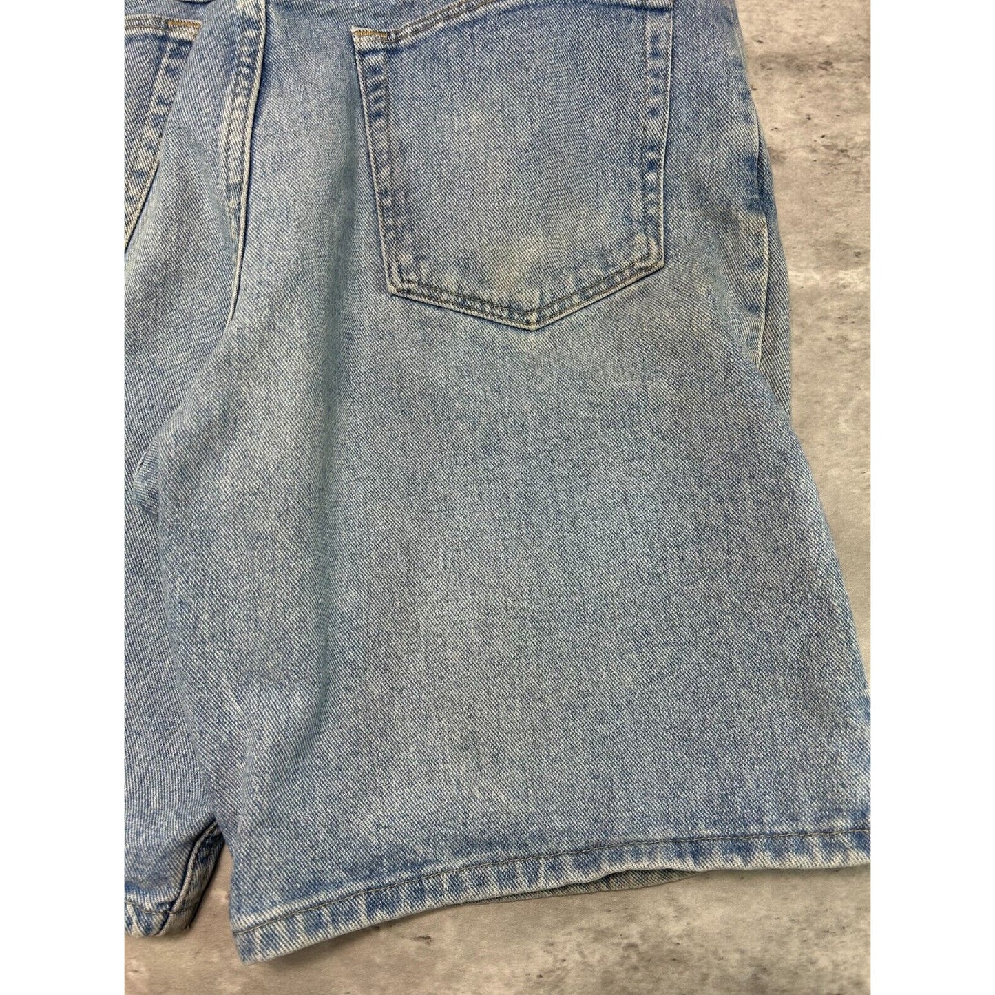 Vintage Wrangler Premium Quality Light Wash Denim Shorts Size 34 Blue