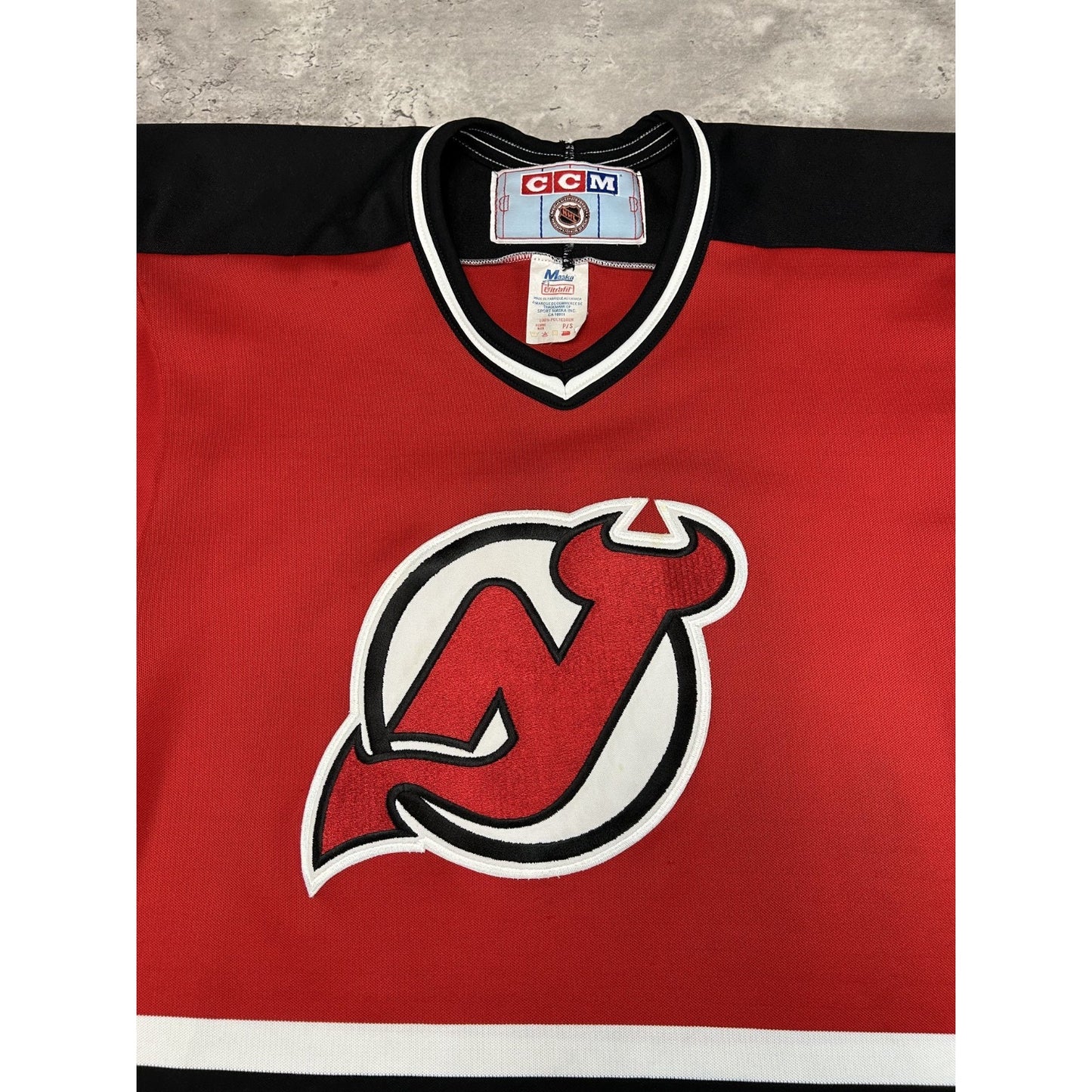Vintage 90s New Jersey Devils NHL CCM Maska Hockey Jersey Size Small Red
