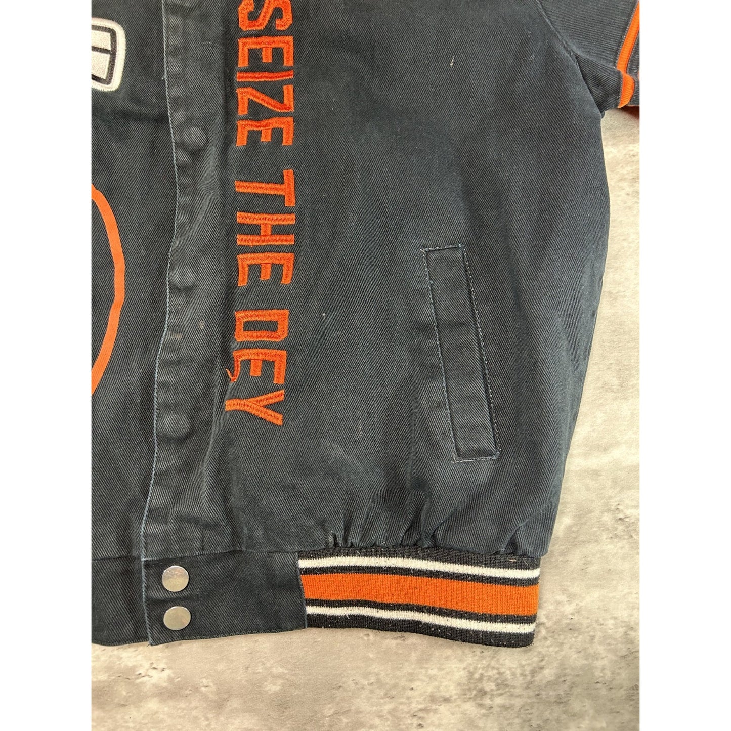Cincinnati Bengals NFL Embroidered Logo Canvas Bomber Jacket Size Large