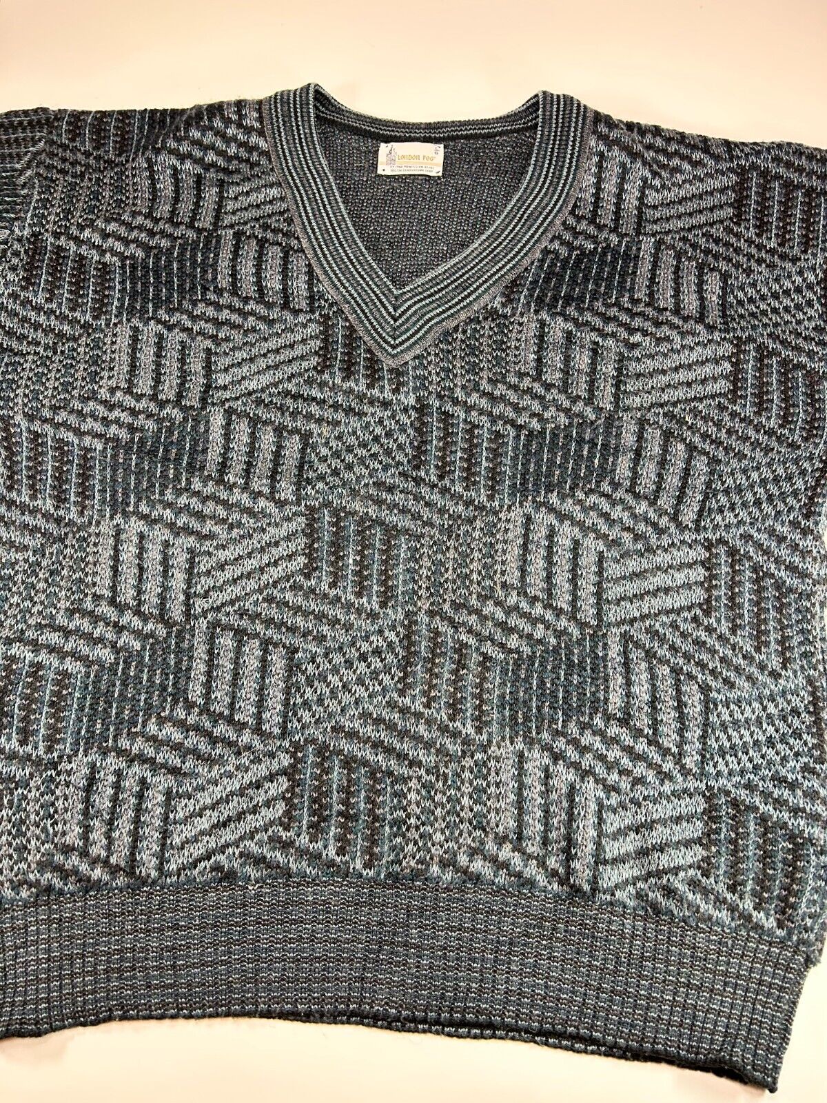 Vintage 80s/90s London Fog Abstract Print V-Neck Pullover Knit Sweater Size Large