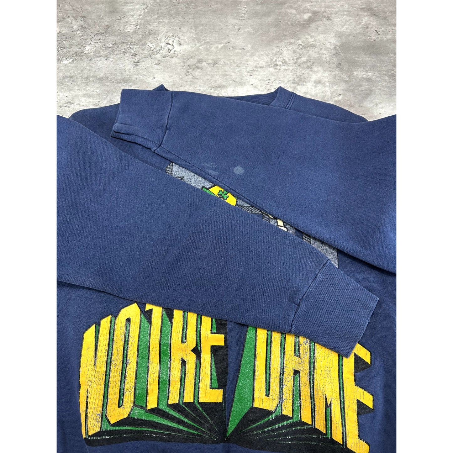 Vintage 1991 Notre Dame Fighting Irish NCAA Spellout Logo Graphic Sweatshirt Med