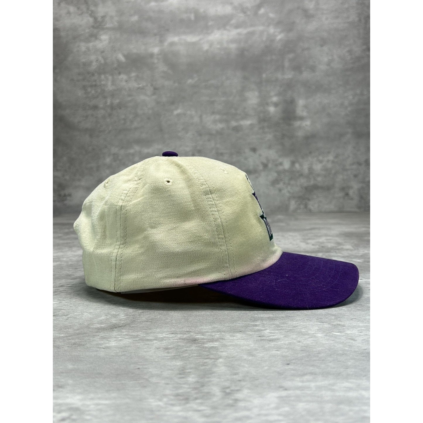 Vintage 90s Milwaukee Bucks NBA Embroidered Logo Basketball Snapback Hat OSFA