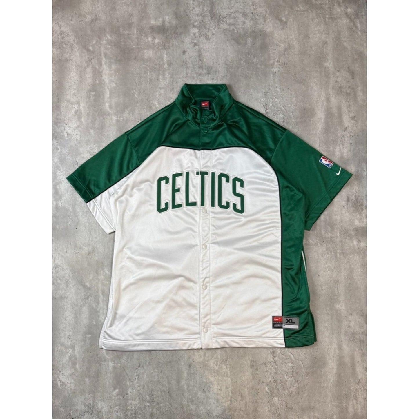 Vintage Boston Celtics NBA Embroidered Spellout Nike Warm Up Jersey Size XL