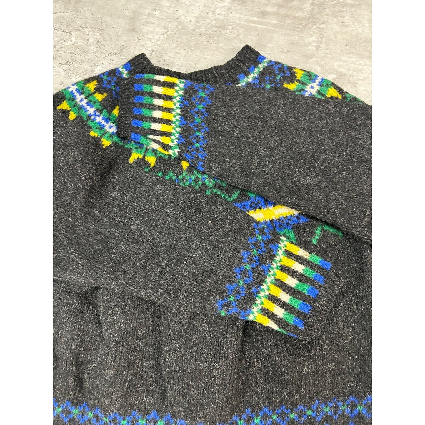 Vintage Allen Solly 100% Wool Aztec Pattern Knit Sweater Size XL