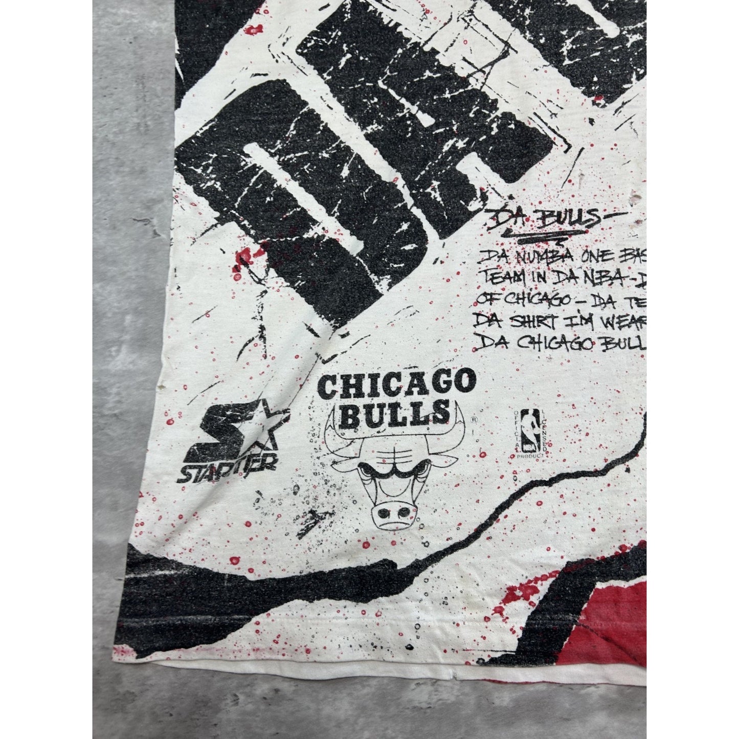 Vintage 90s Chicago Bulls NBA Da Bulls All Over Print Starter T-Shirt Size XL