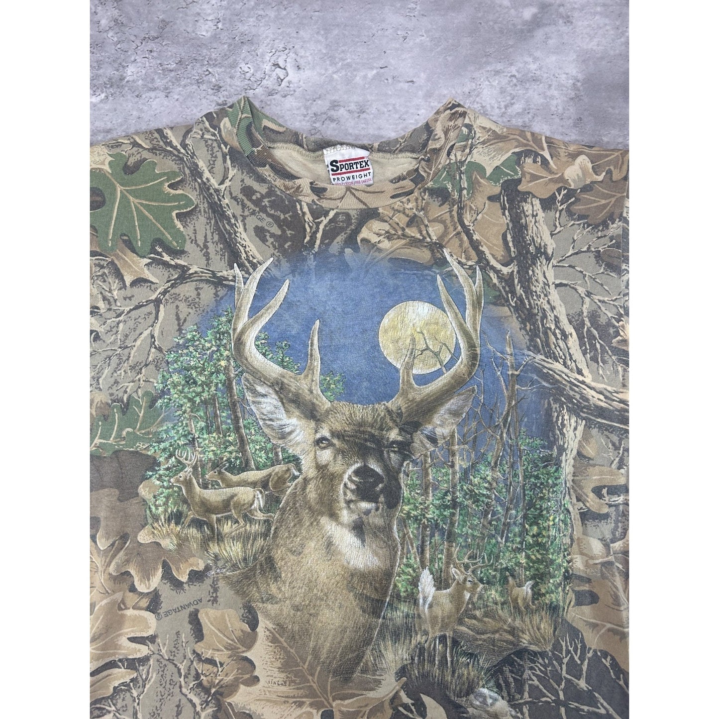 Vintage 90s Deer Graphic Nature Animal Tree Camo Hunting T-Shirt Size Large