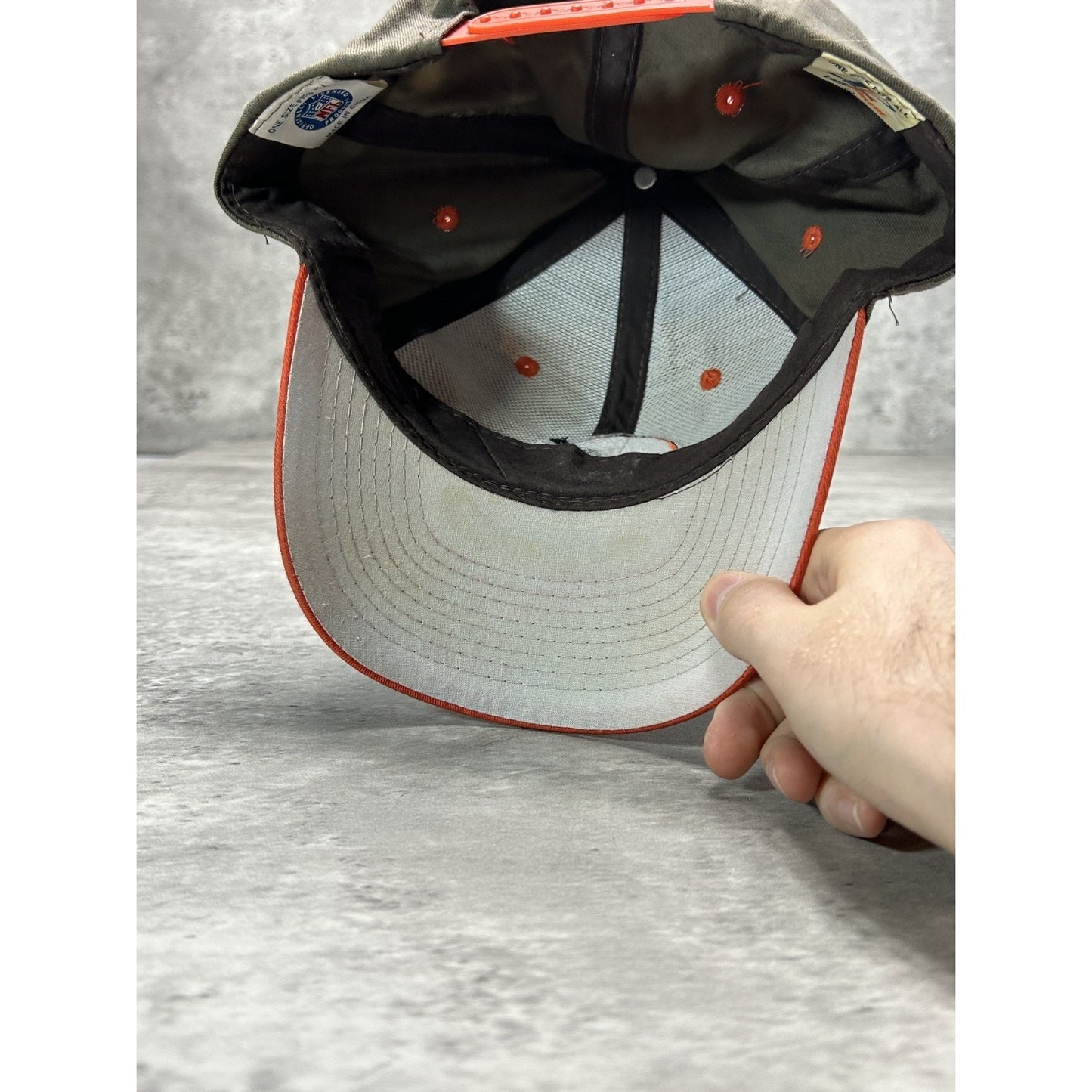 Vintage Cleveland Browns NFL Embroidered Helmet Logo Athletic Snapback Hat OSFA