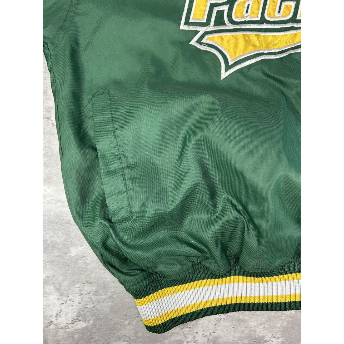 Vintage 90s Green Bay Packers NFL Starter Nylon Windbreaker Jacket Size Medium