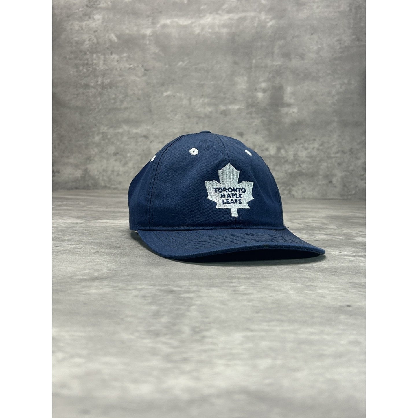 Vintage 90s Toronto Maple Leafs NHL Embroidered Logo Hockey Snapback Hat OSFA