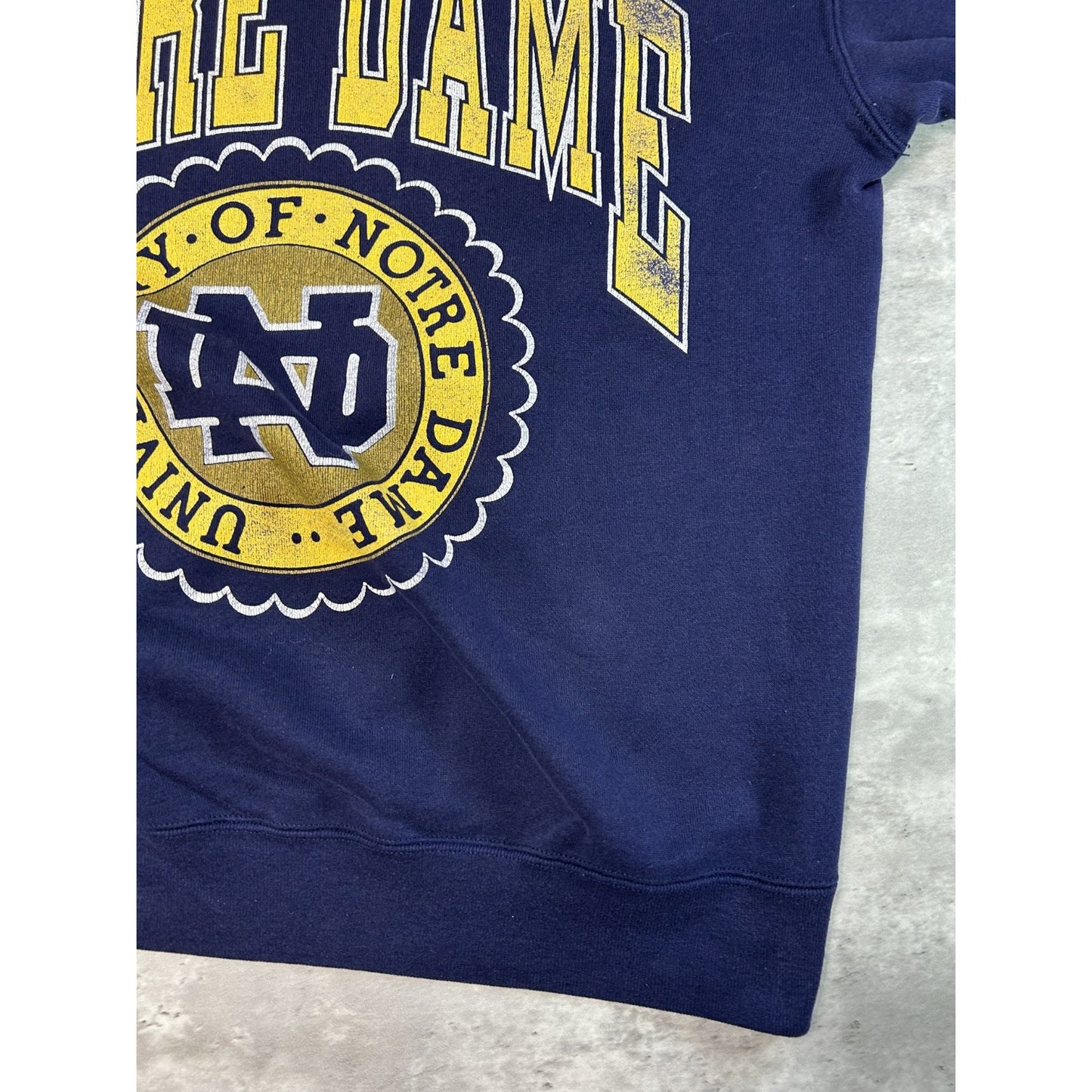 Vintage 90s Notre Dame Fighting Irish Graphic Spellout Crest Sweatshirt Size XL