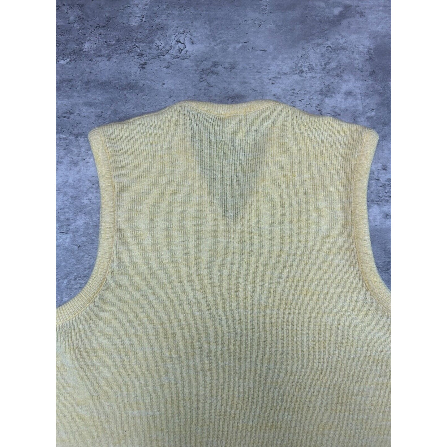 Vintage 1960s Drummond Pull Over Ribbed Knit Sweater Vest Size XL Yellow