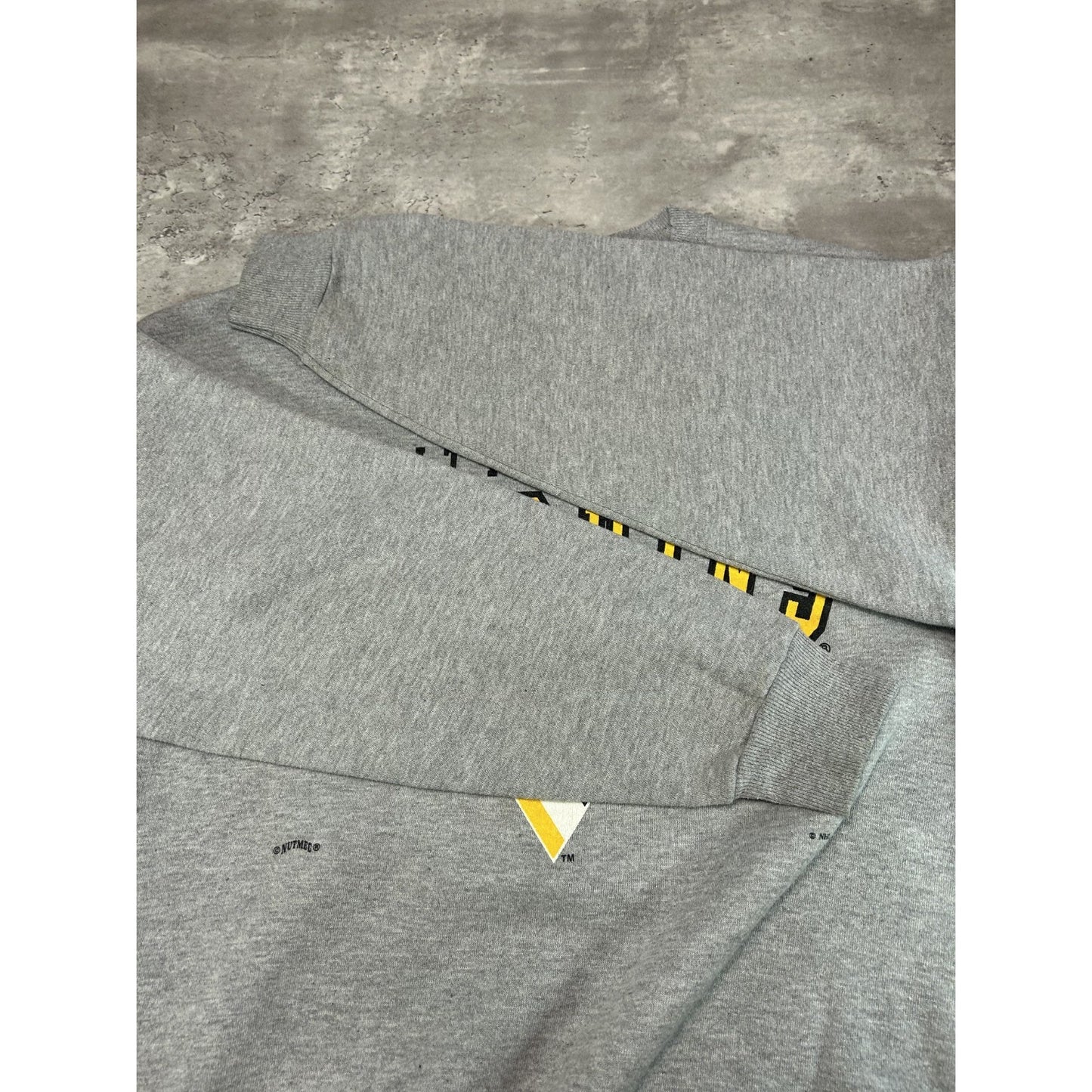 Vintage 90s Pittsburgh Penguins NHL Graphic Spellout Hockey Sweatshirt Size XL