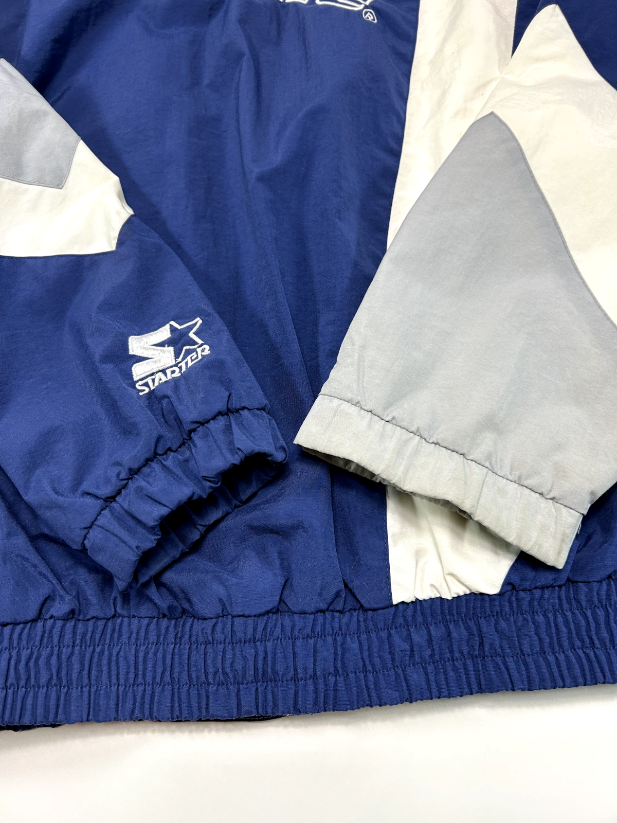 Vintage Penn State Nittany Lions NCAA Nylon Windbreaker Starter Jacket Size Medium
