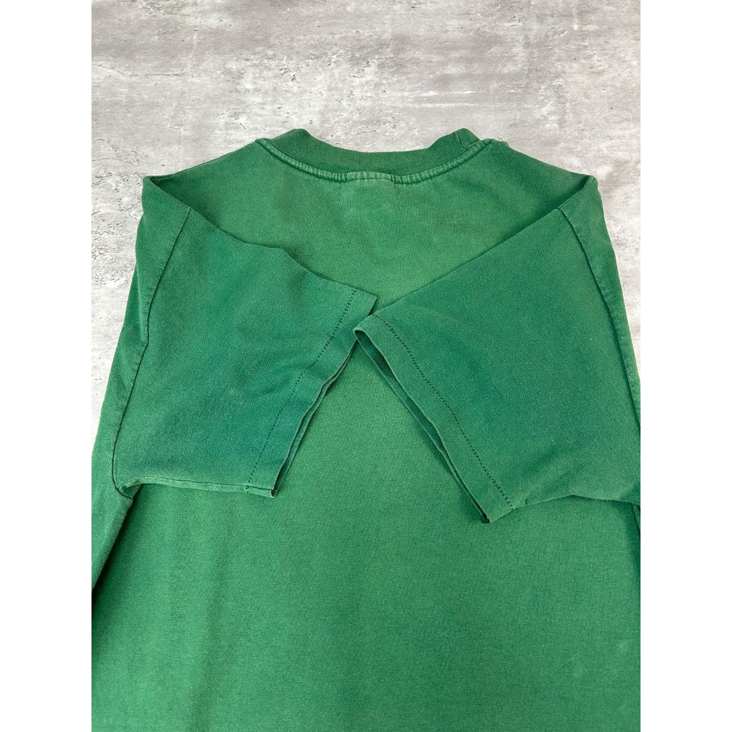 Vintage 90s Green Bay Packers NFL Spellout Graphic T-Shirt Size Medium