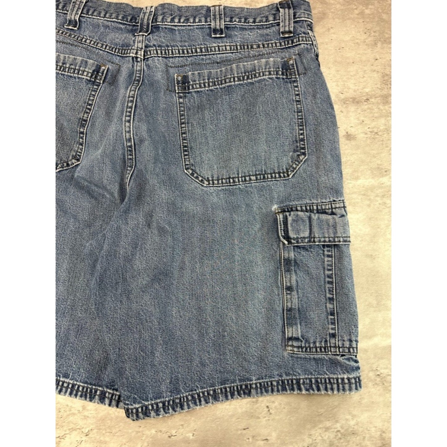 Vintage Wrangler Jeans Medium Wash Denim Cargo Shorts Size 37 Blue