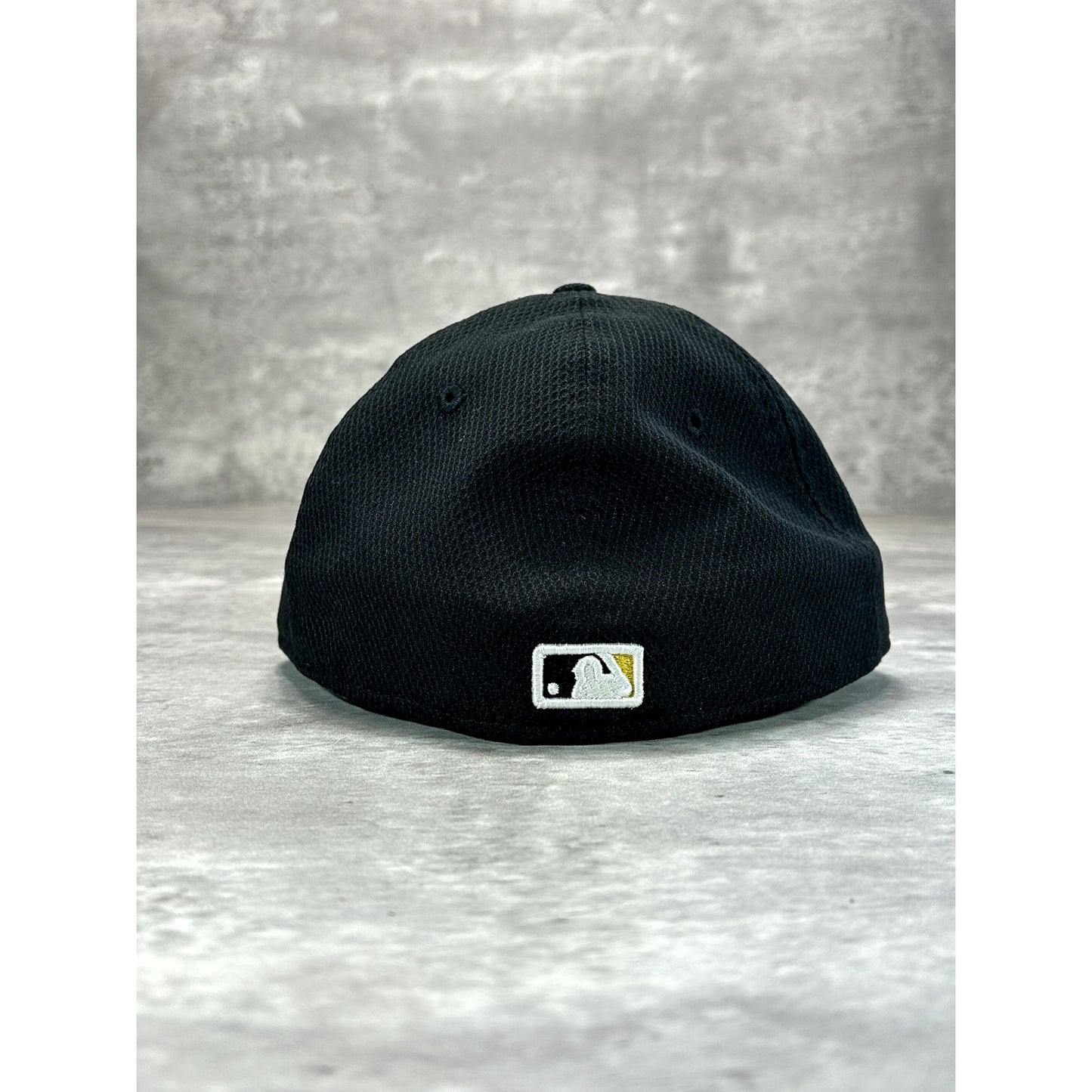 Pittsburgh Pirates MLB Embroidered Logo Baseball Fitted Hat 7 1/2 Black