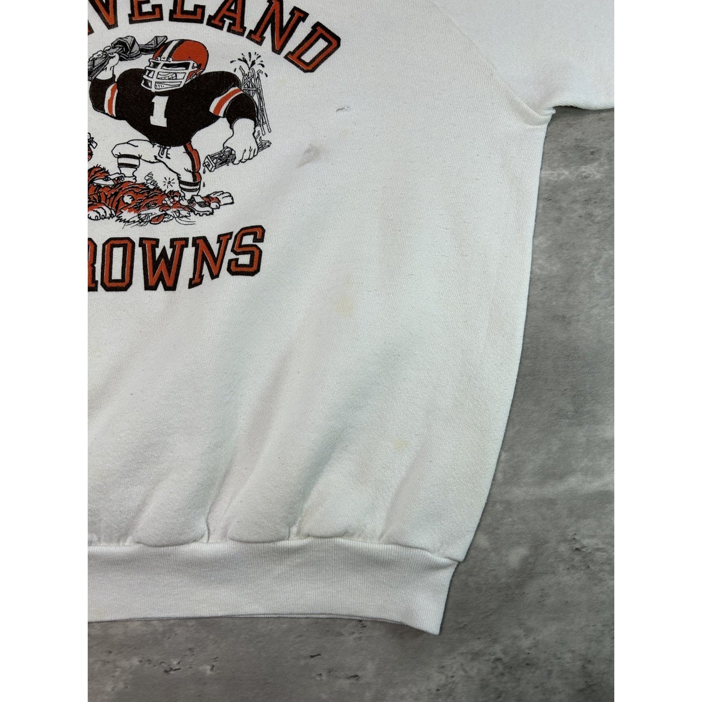 Vintage 80s/90s Cleveland Browns NFL Cartoon Player Graphic Sweatshirt Sz Large